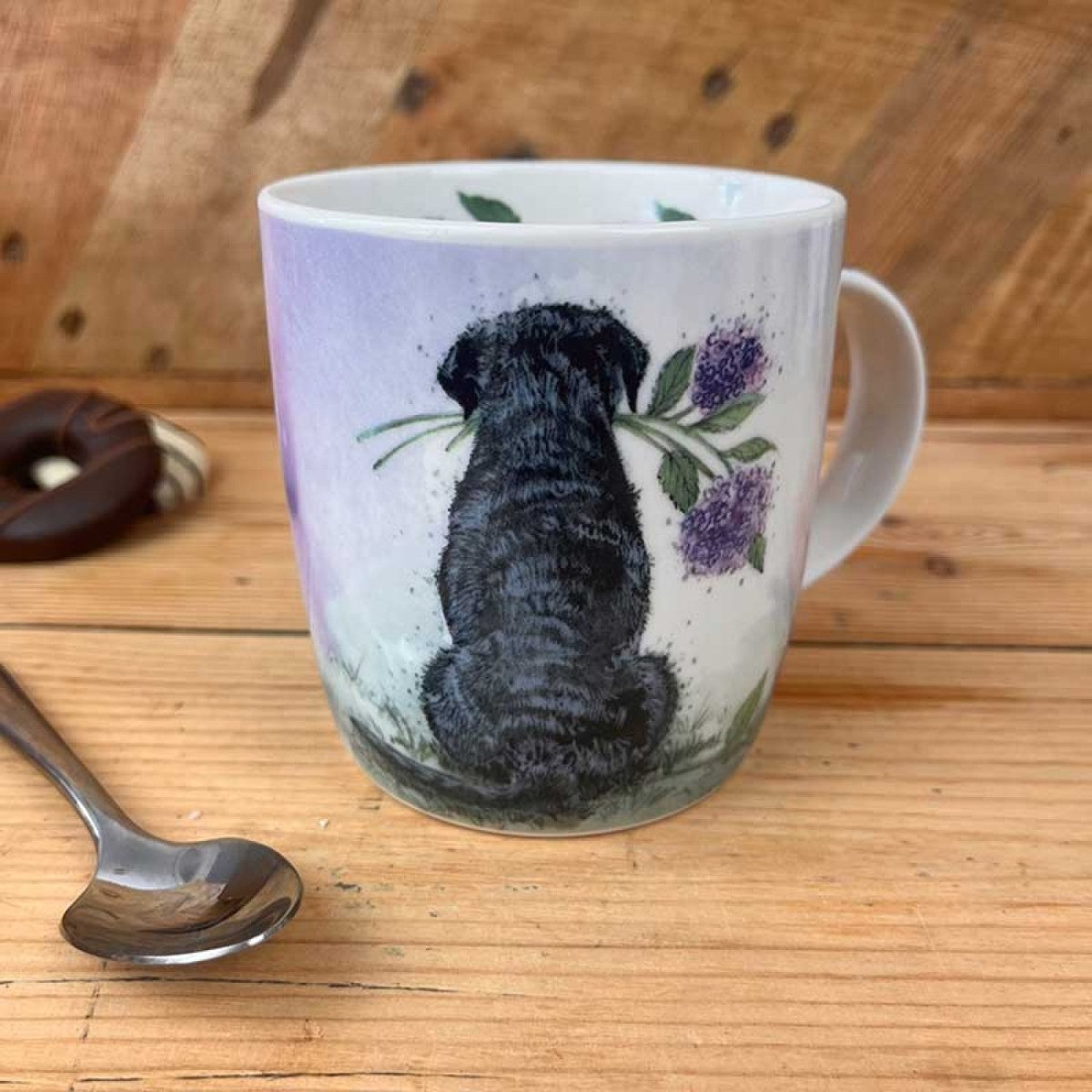 Labrador and Hydrangeas Mug - RUTHERFORD & Co