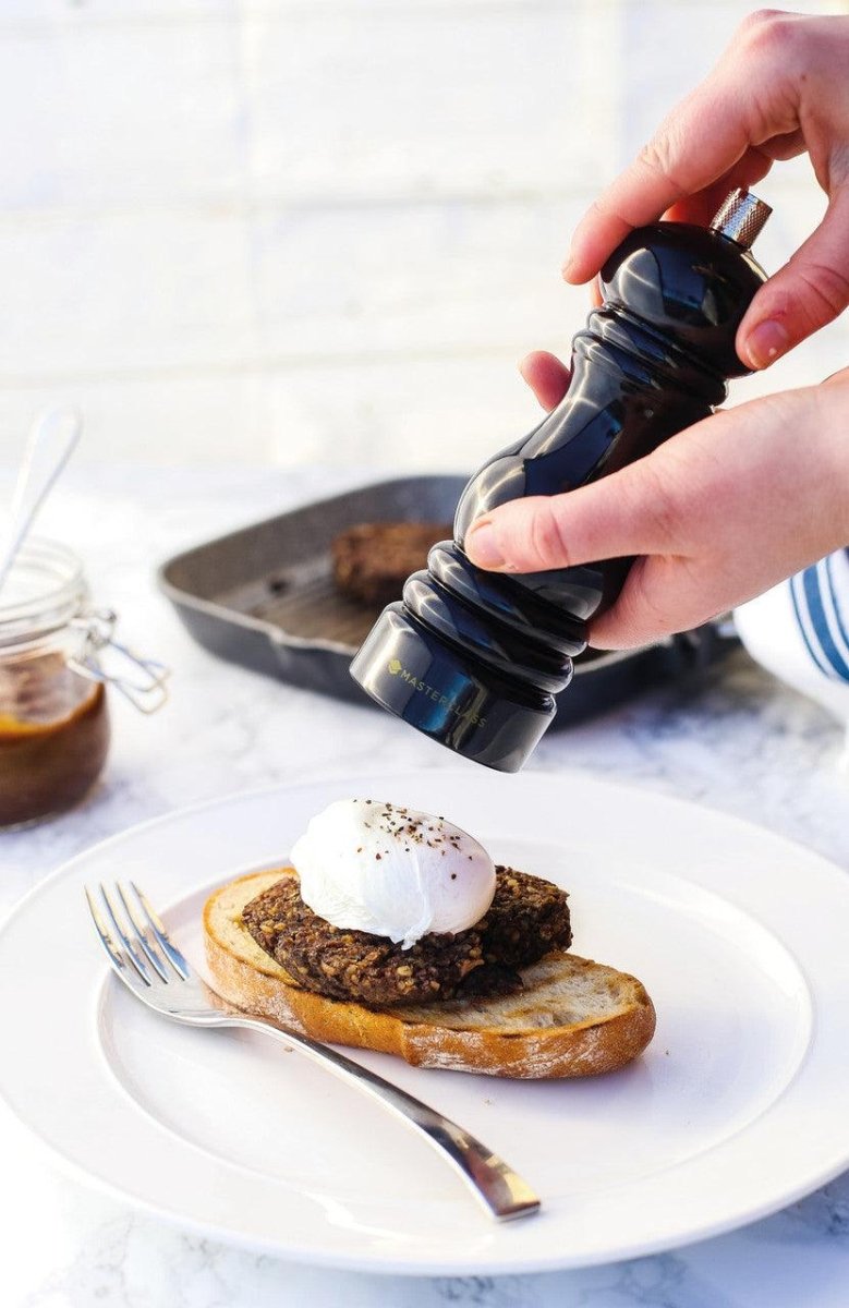 MasterClass Salt or Pepper Mill (17cm) - Black - RUTHERFORD & Co