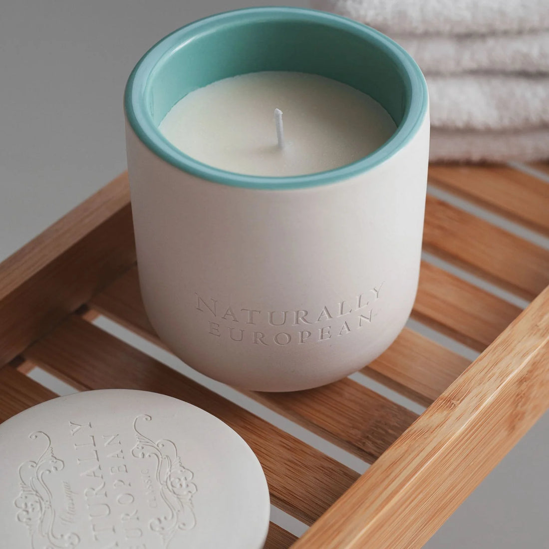 Naturally European Sea Kelp and Cedar 200g Candle