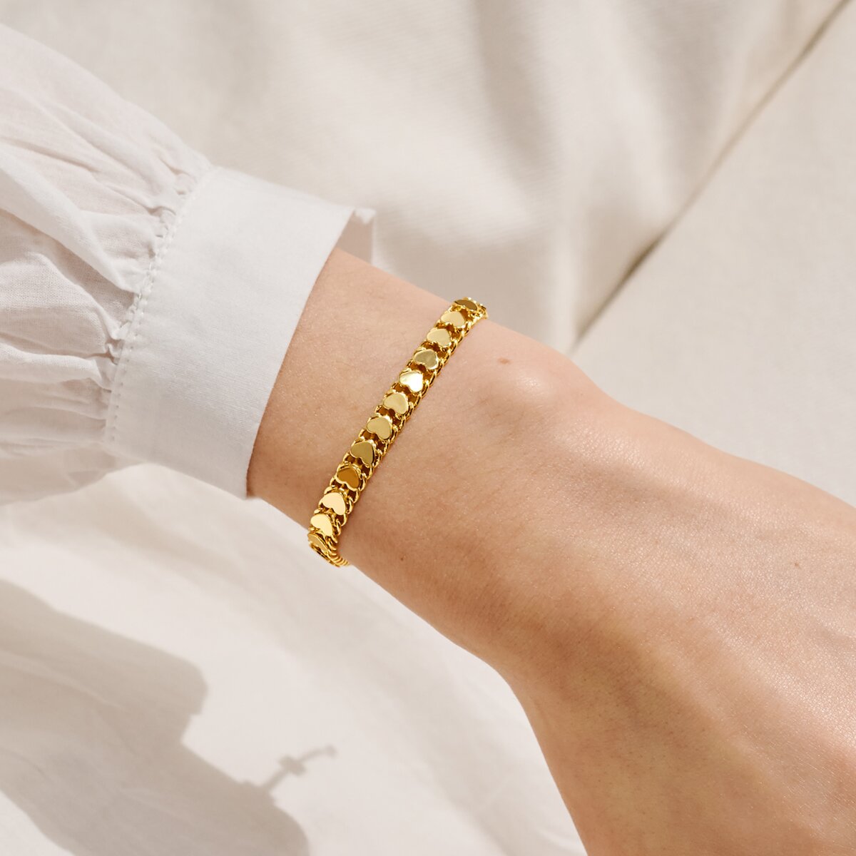 Bracelet Bar Heart Chain Bracelet In Gold Plating