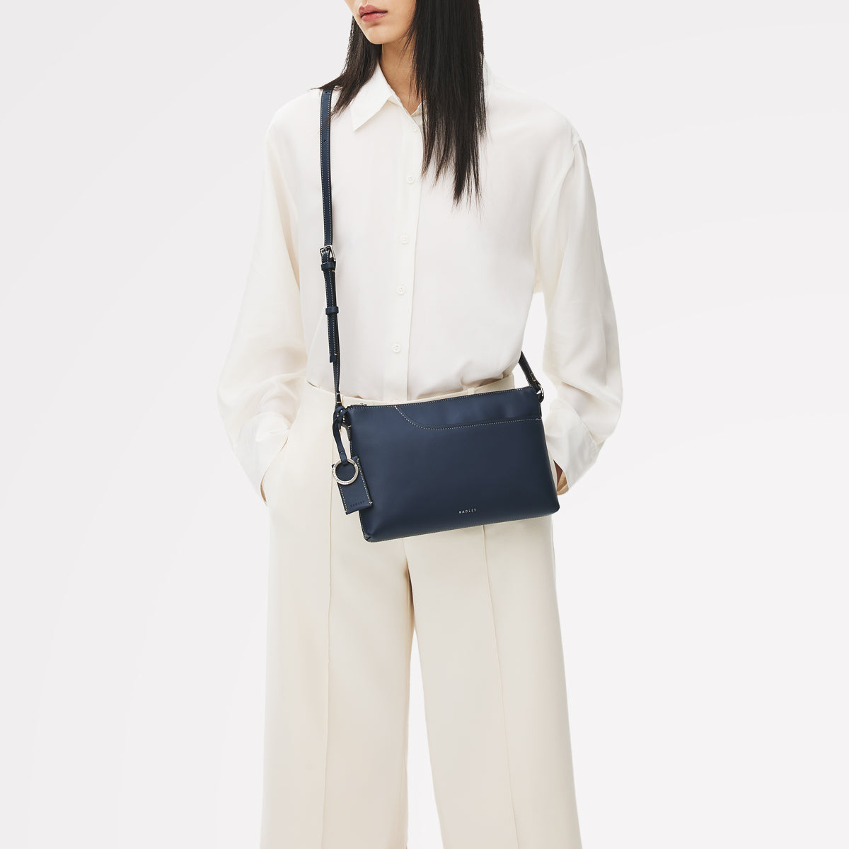 Pockets Medium Ziptop Ew Cross Body Naval - 113822