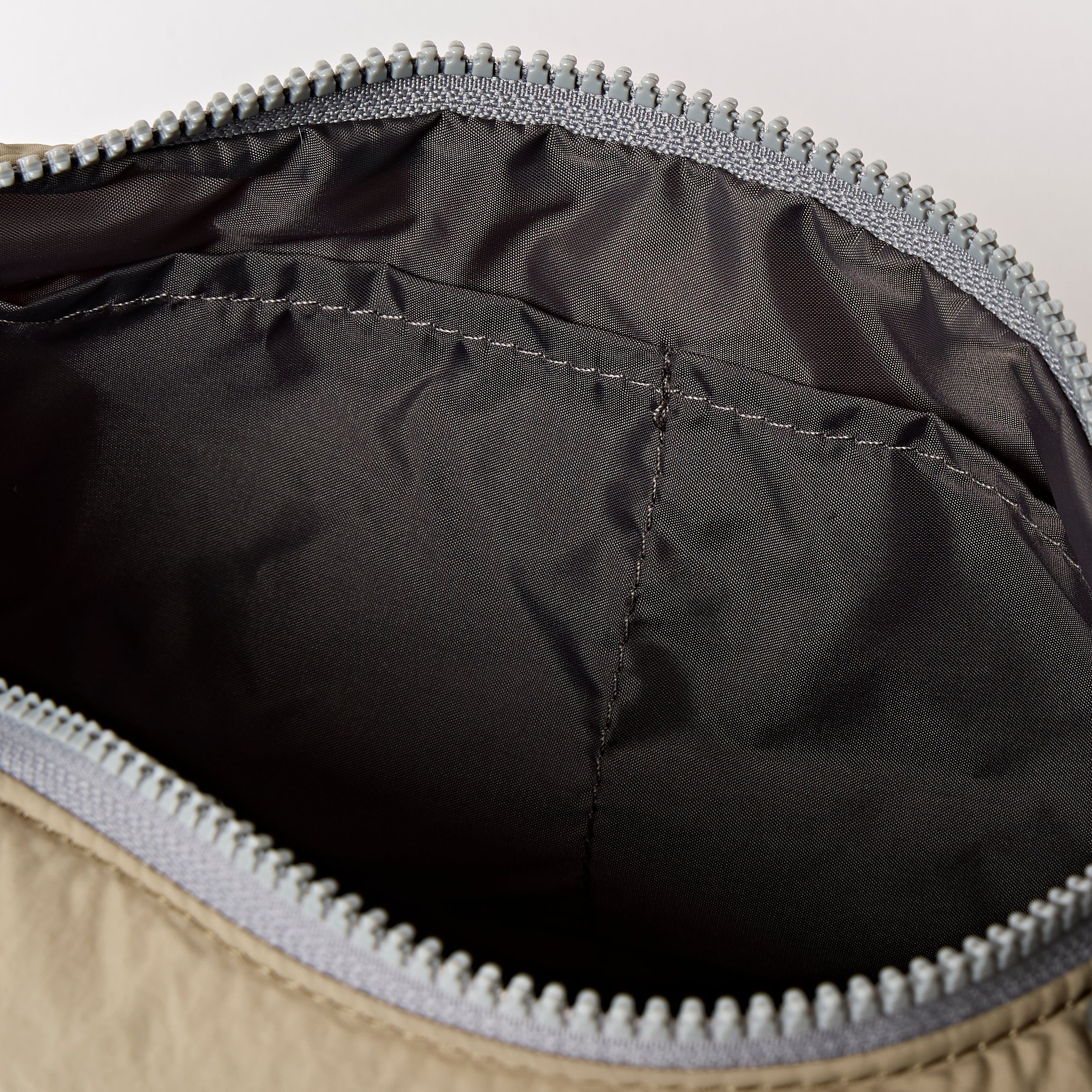 Farringdon Half Moon Bag Taslon
