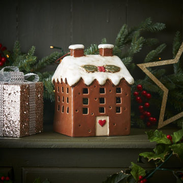 XMAS HOUSE TEALIGHT HOLDER WITH HOLLY CERAMIC