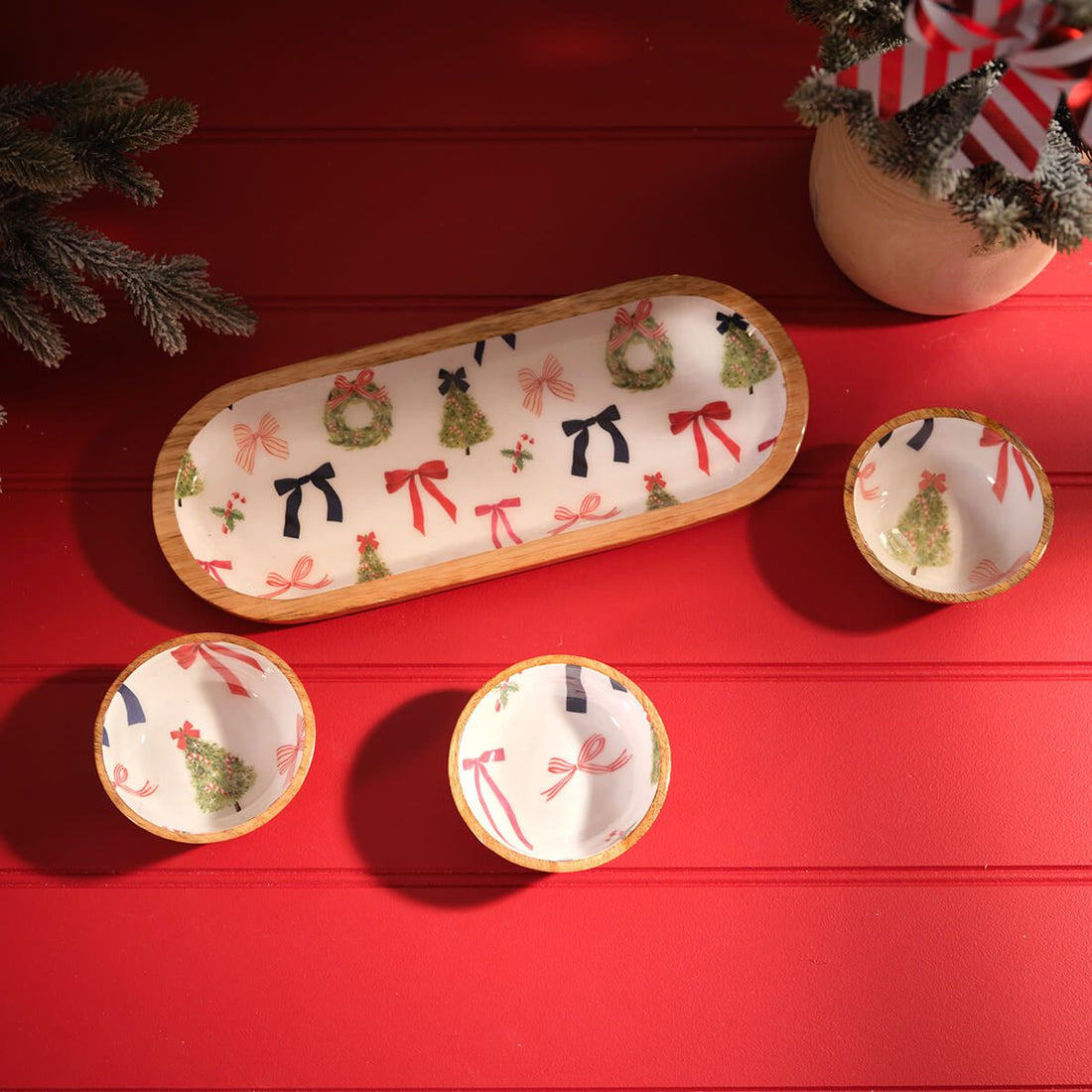 Merry Little Bows Repeat Pattern Mango Wood And Enamel Snack Bowls With Tray