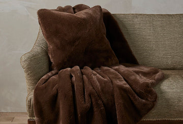 Brown bear throw