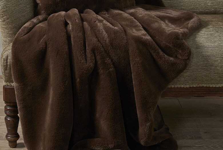 Brown bear throw