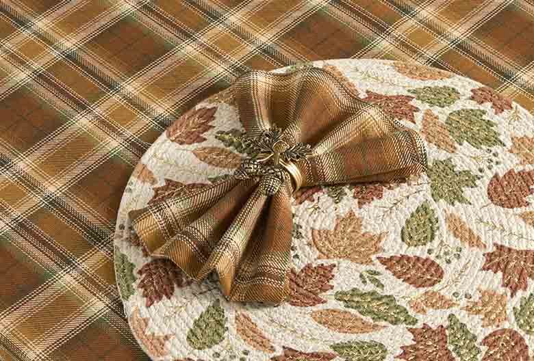 Circular printed placemat autumn leaf