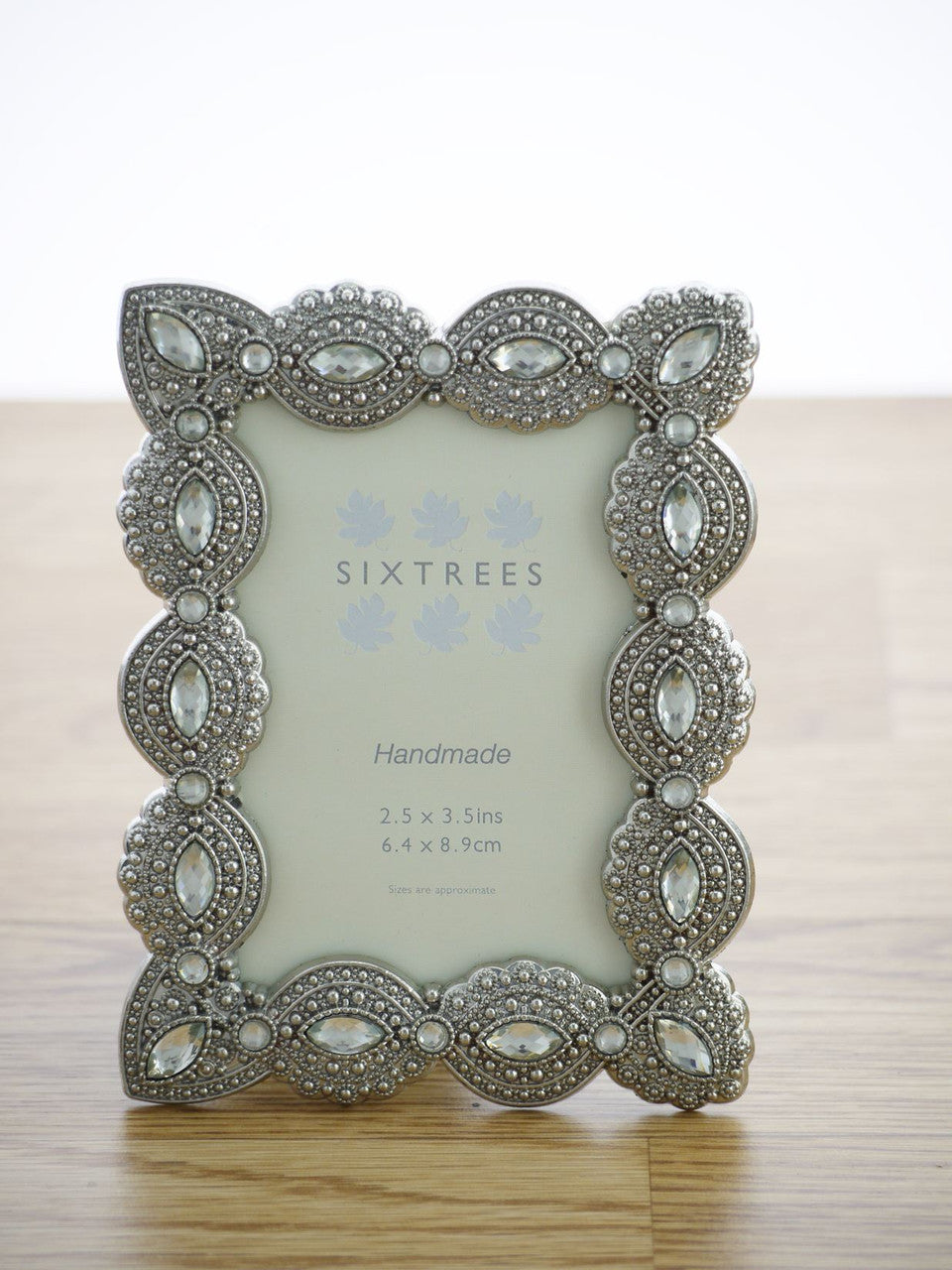Sixtrees Cecilia Antique Vintage and Shabby Chic Style