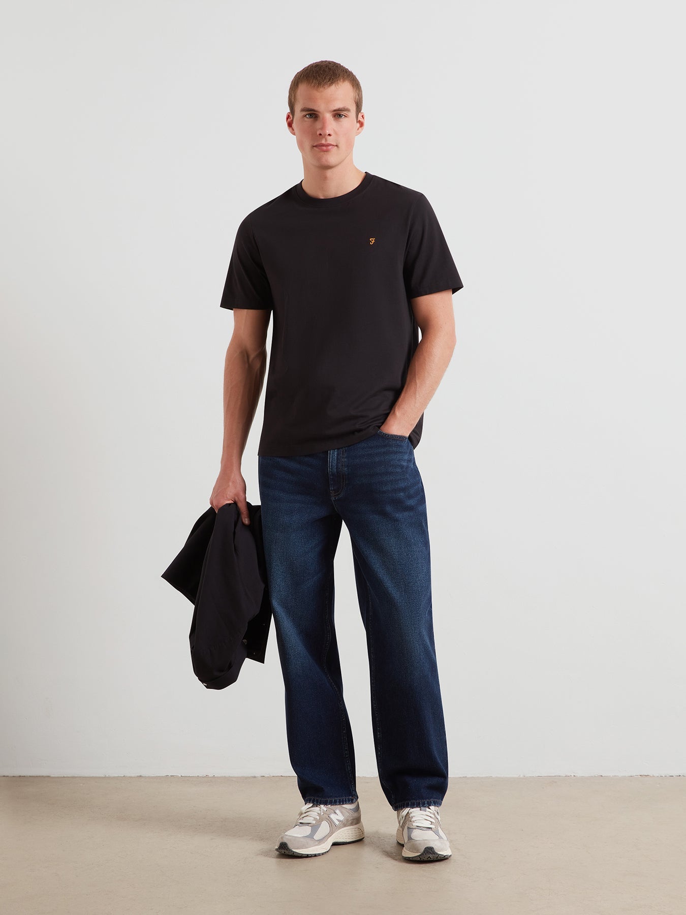 Danny Regular Fit Organic Cotton T-Shirt In Black