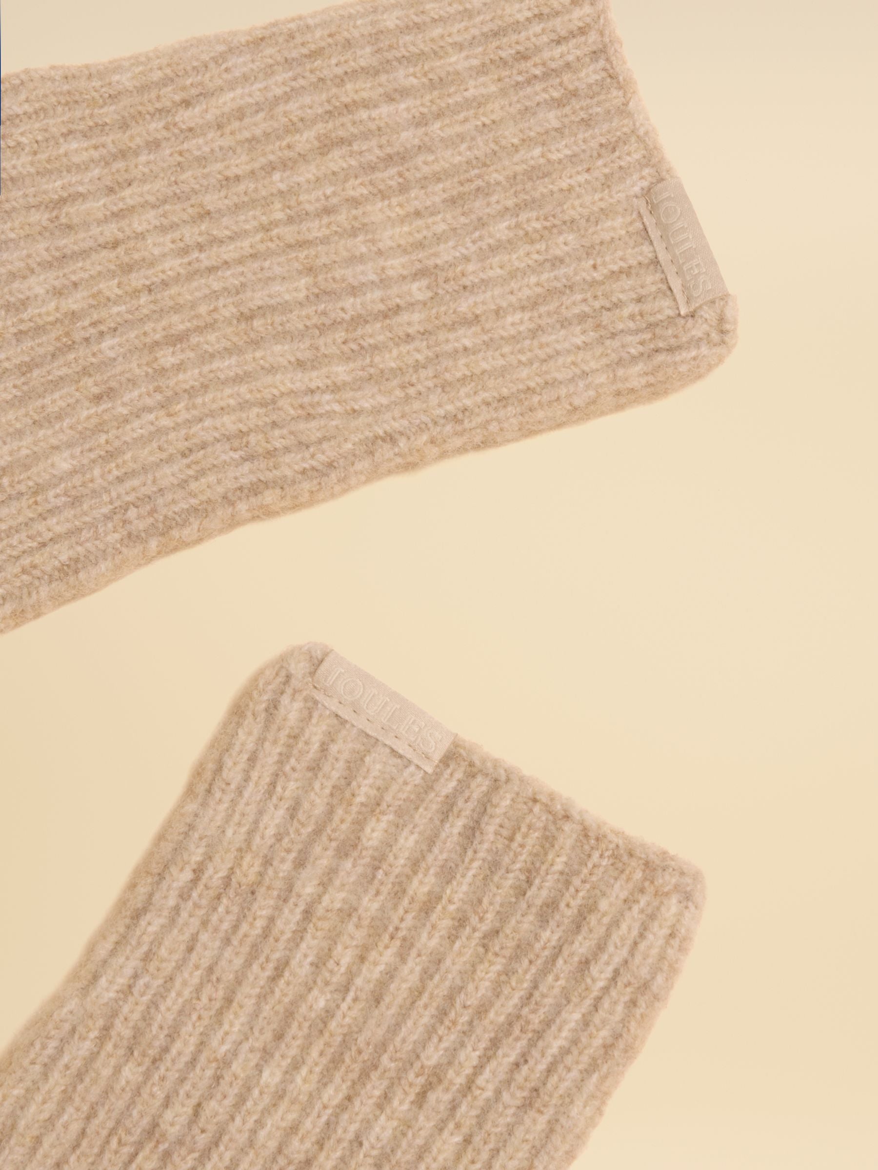 Fine Knit Oatmeal Gloves
