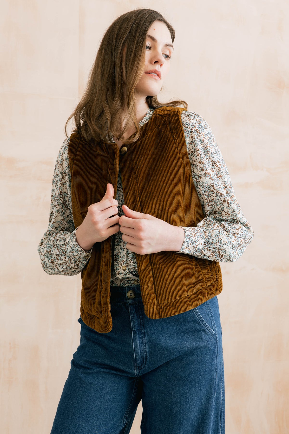 Twilight Stretch Jumbo Cord Gilet Burnt Caramel