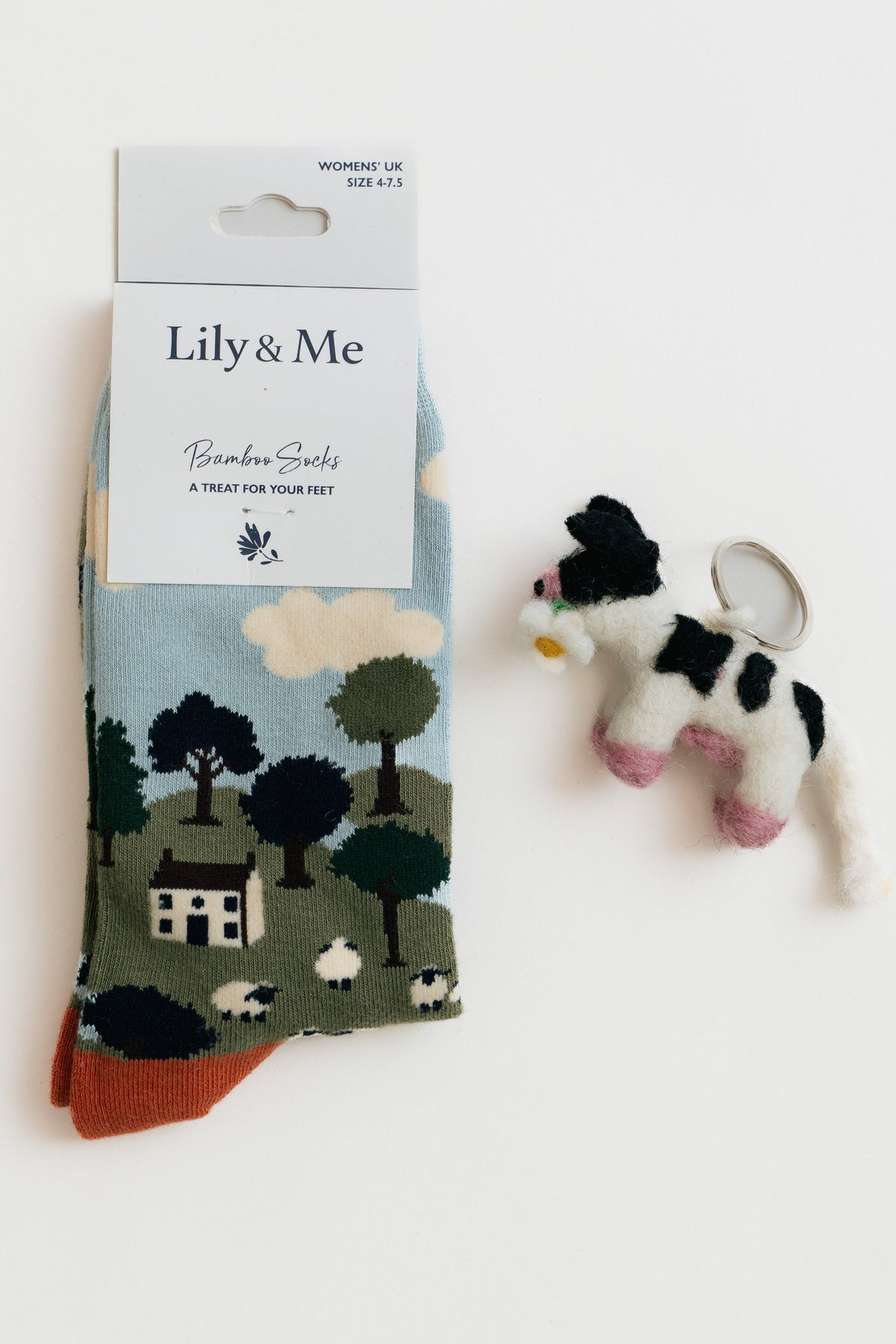 Country Scene Socks And Cow Keyring Giftbox