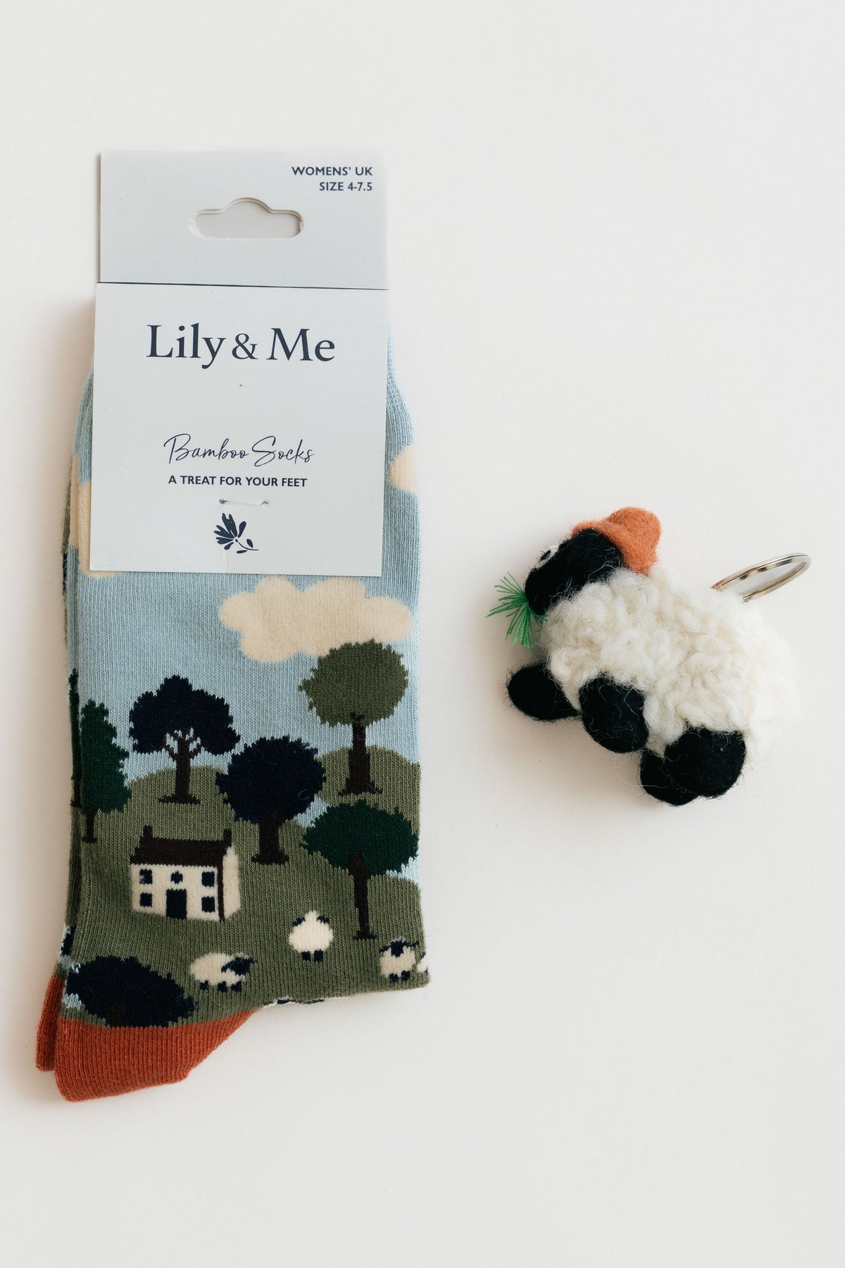 Country Socks And Sheep Keyring Giftbox