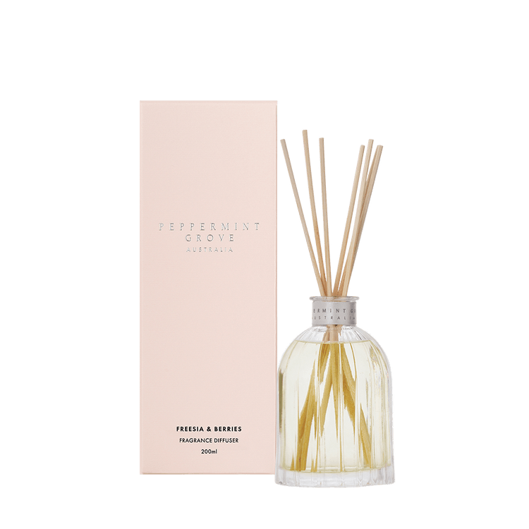 Freesia & Berries Fragrance Diffuser - RUTHERFORD & Co