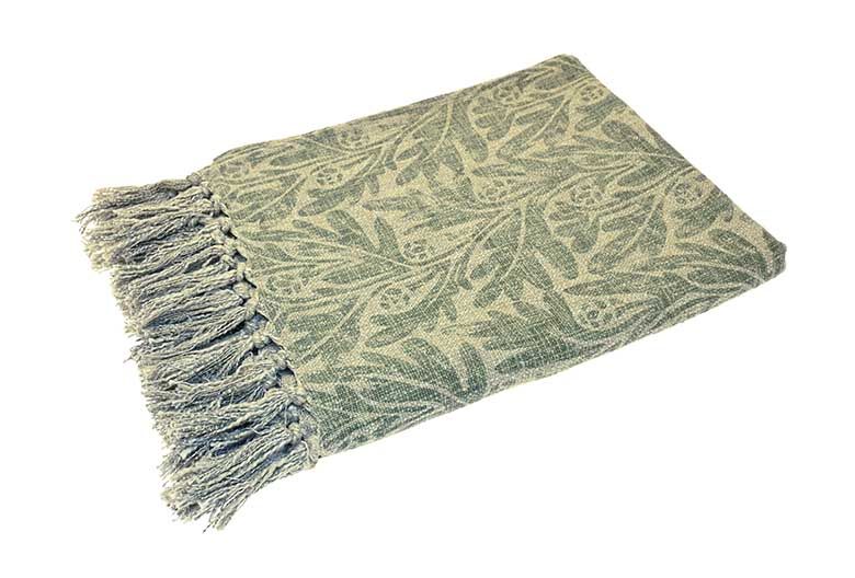 Printed oak leaf throw