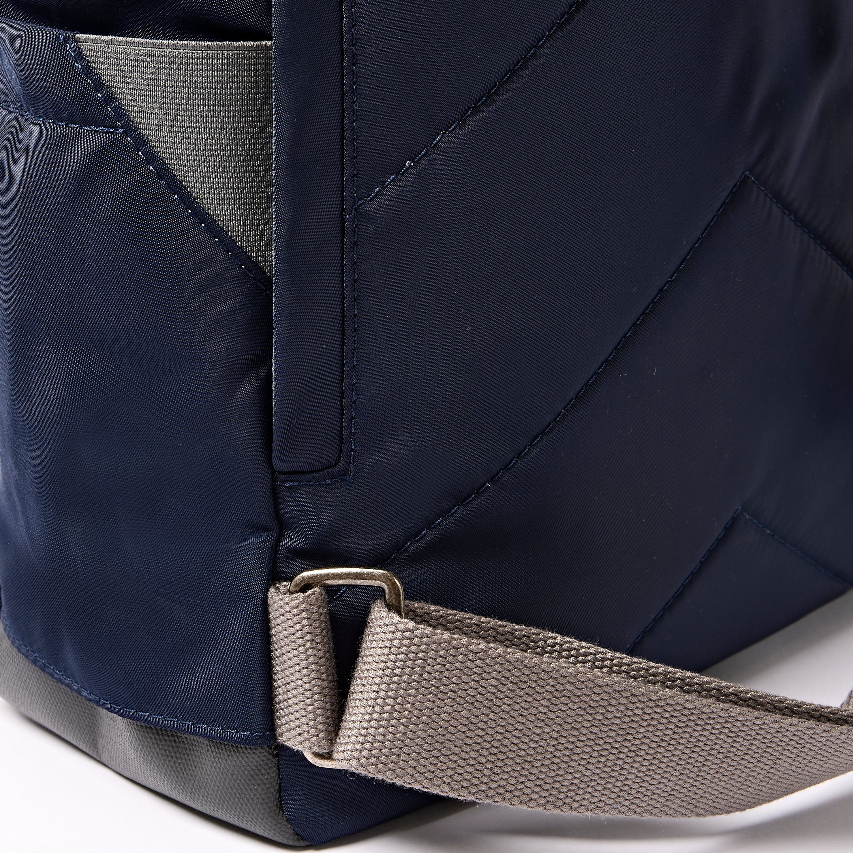 Camden J Backpack Medium Recycled Nylon