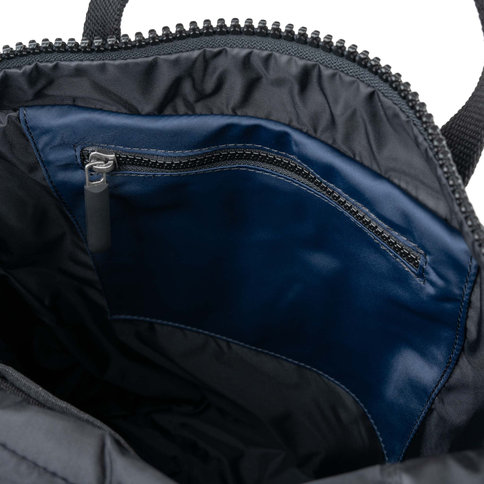 Black Label Camden P Backpack Medium Recycled Nylon - Midnight
