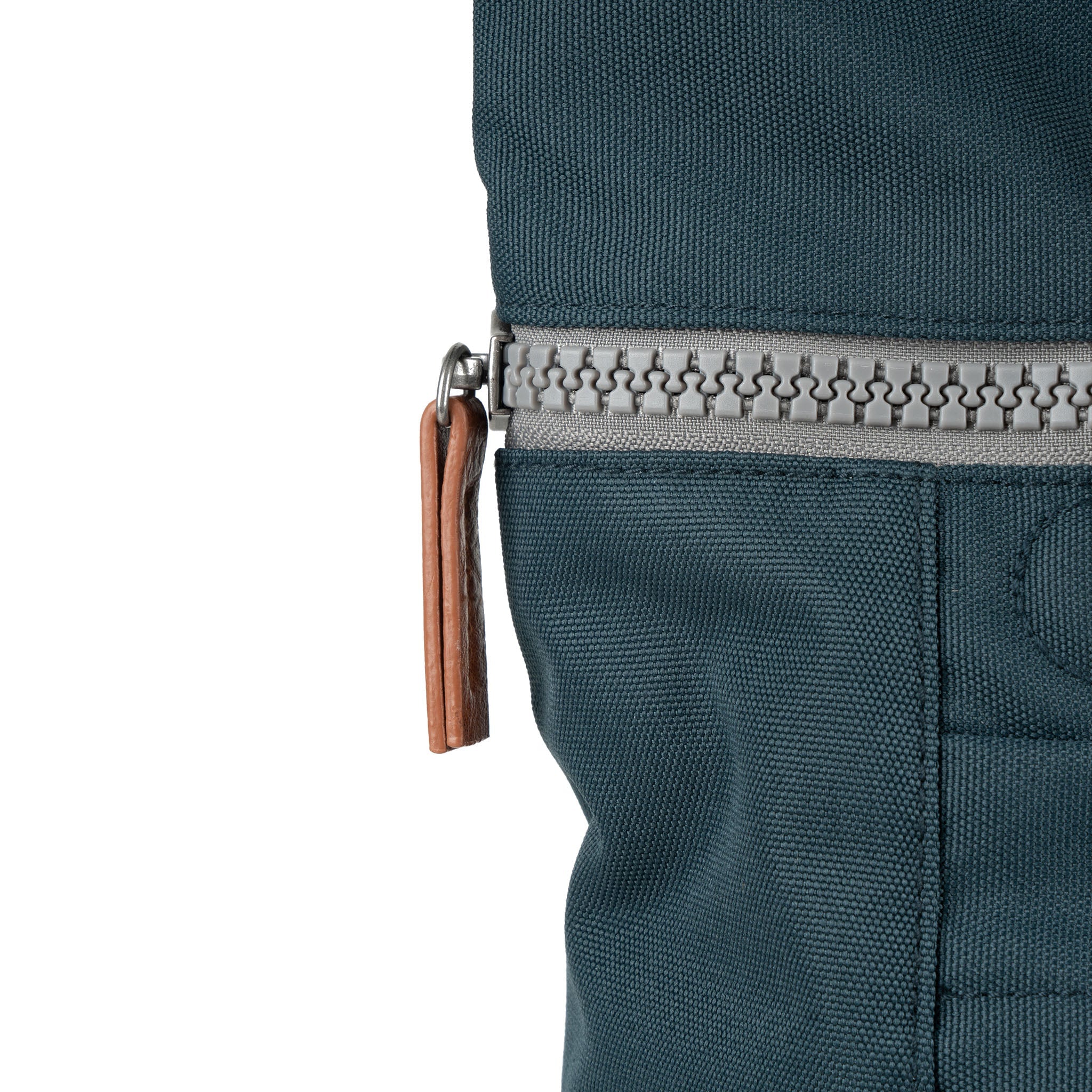 Finchley Backpack Medium Recycled Canvas - Smoke