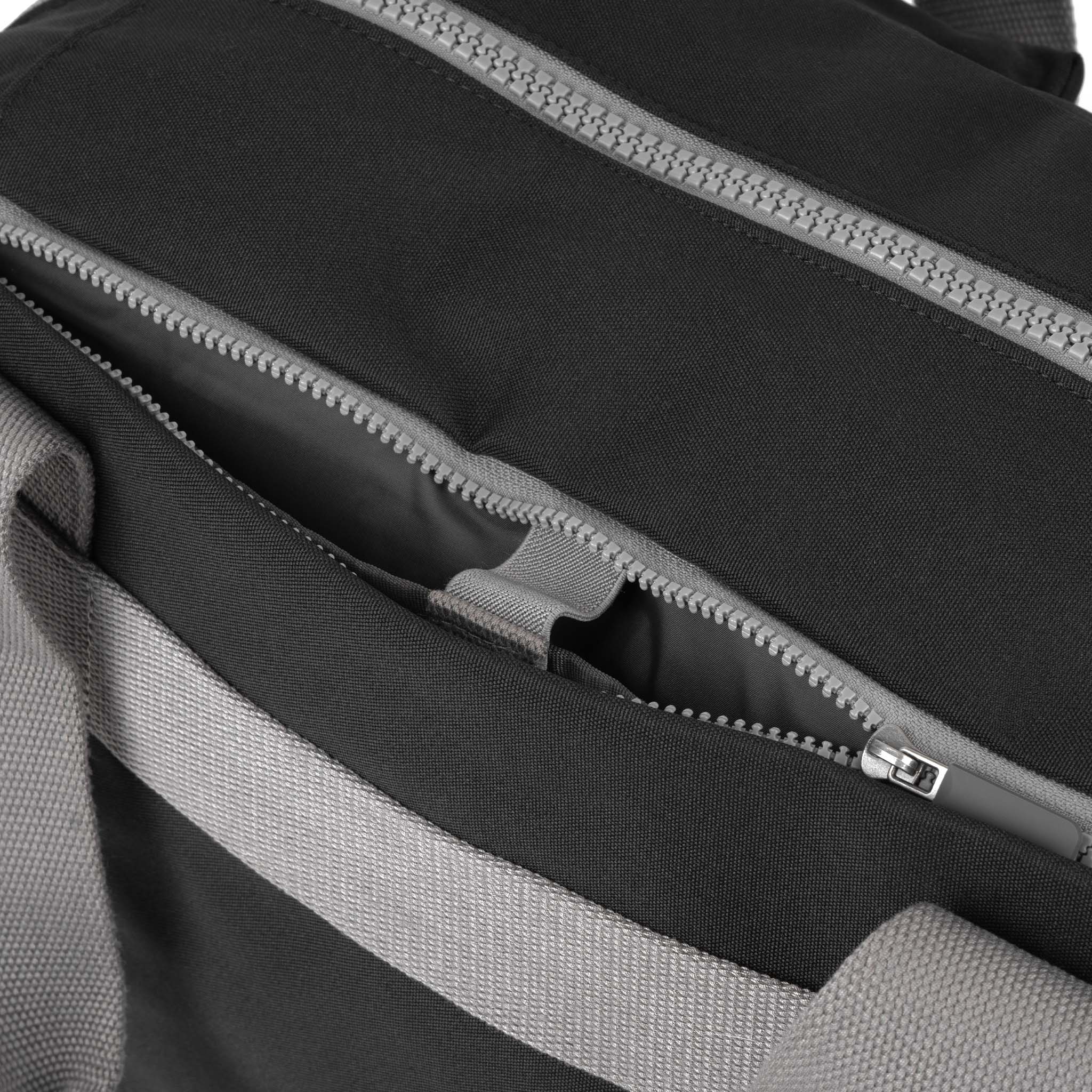 Gatwick Carry-On Duffel Bag Medium Recycled Canvas - Ash