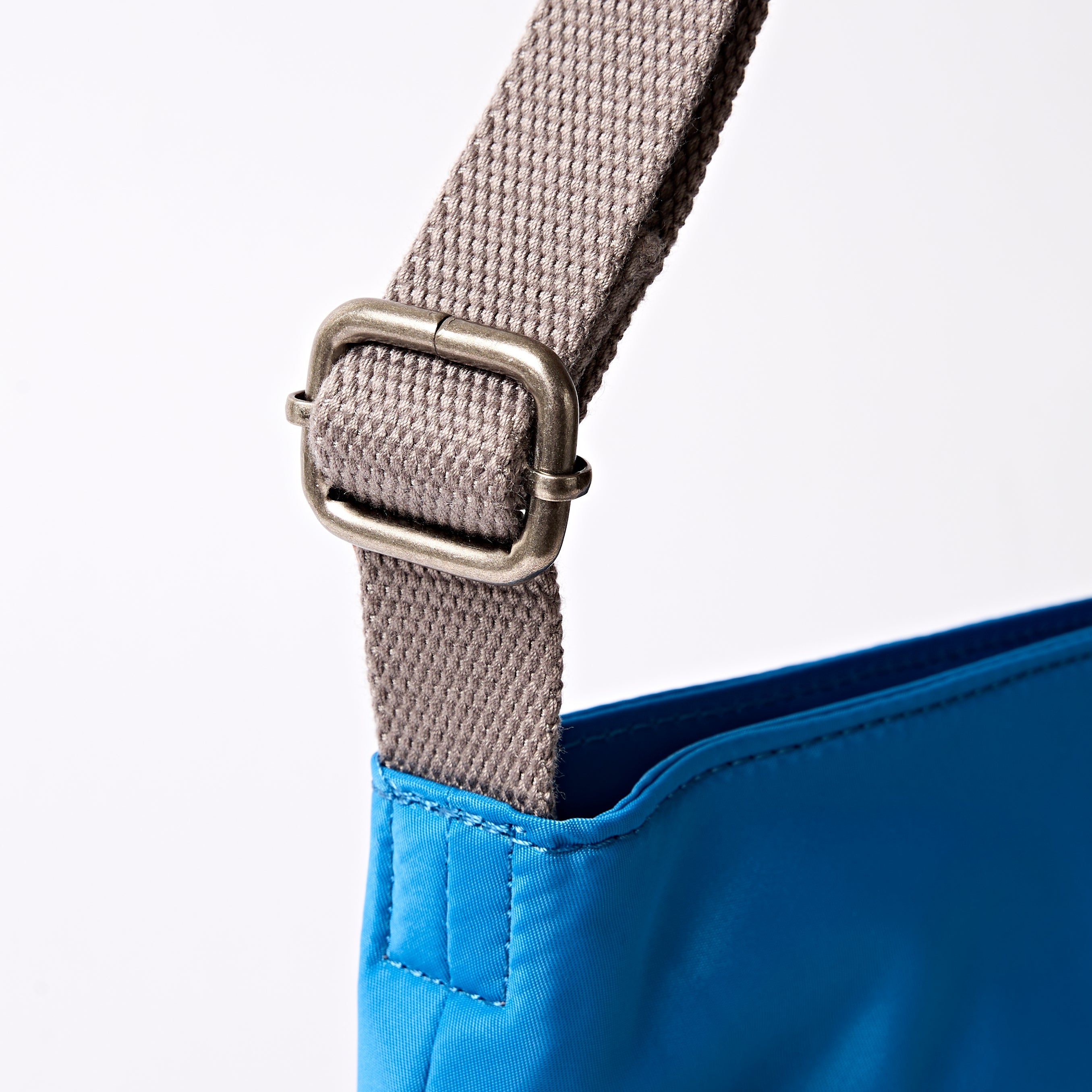 Kennington Crossbody Bag Medium Recycled Nylon - Malibu Blue