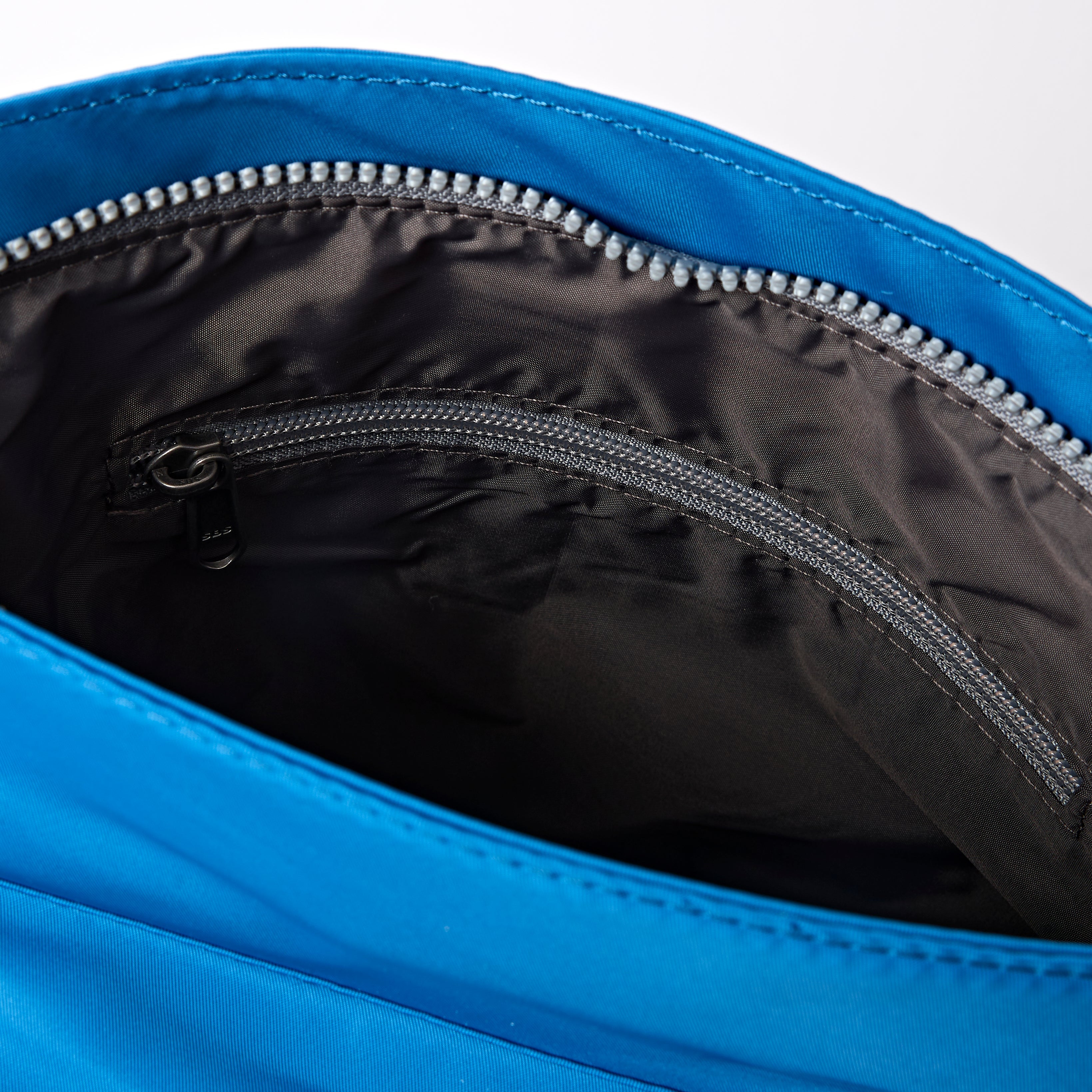 Kennington Crossbody Bag Medium Recycled Nylon - Malibu Blue