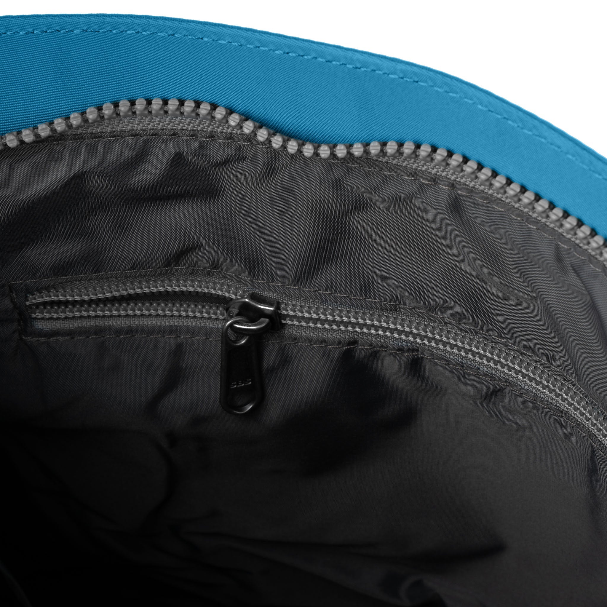 Kennington Crossbody Bag Medium Recycled Nylon - Marine