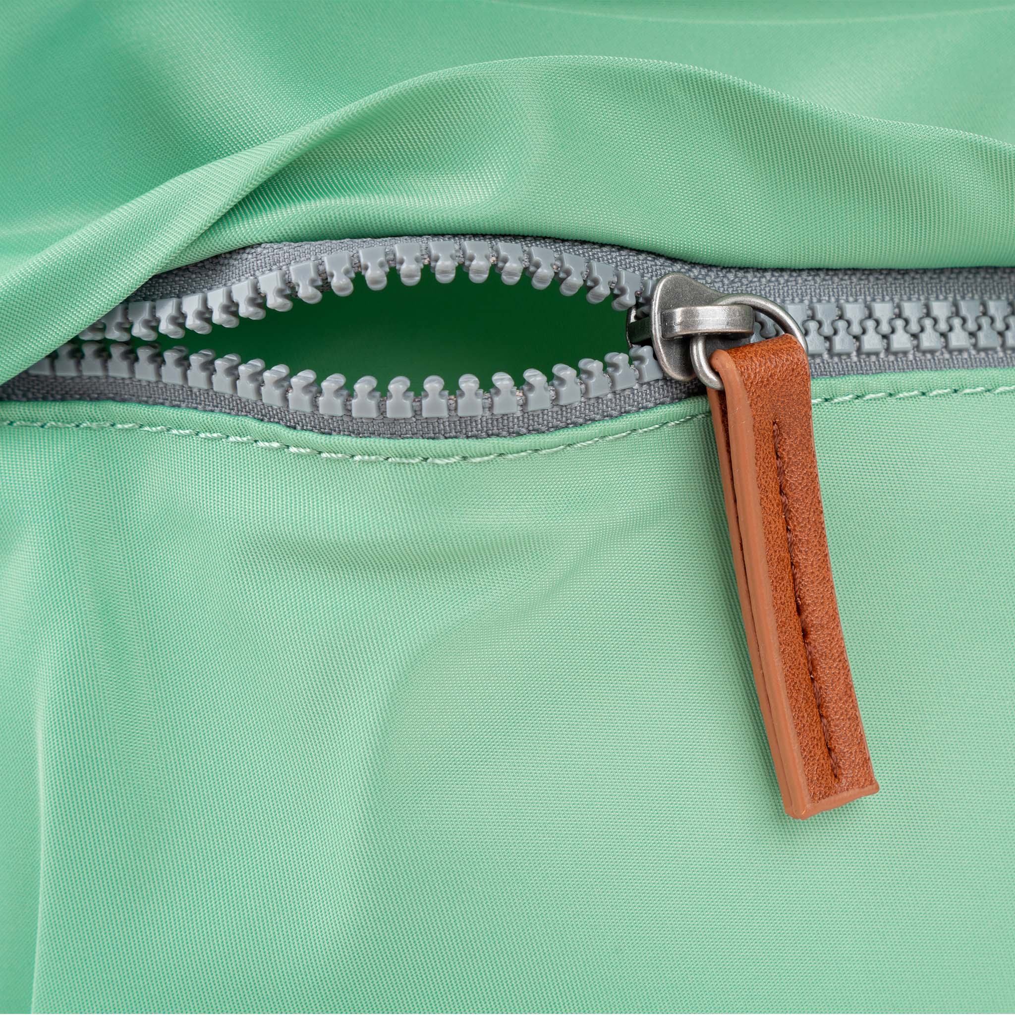 Kennington Crossbody Bag Medium Recycled Nylon - Matcha