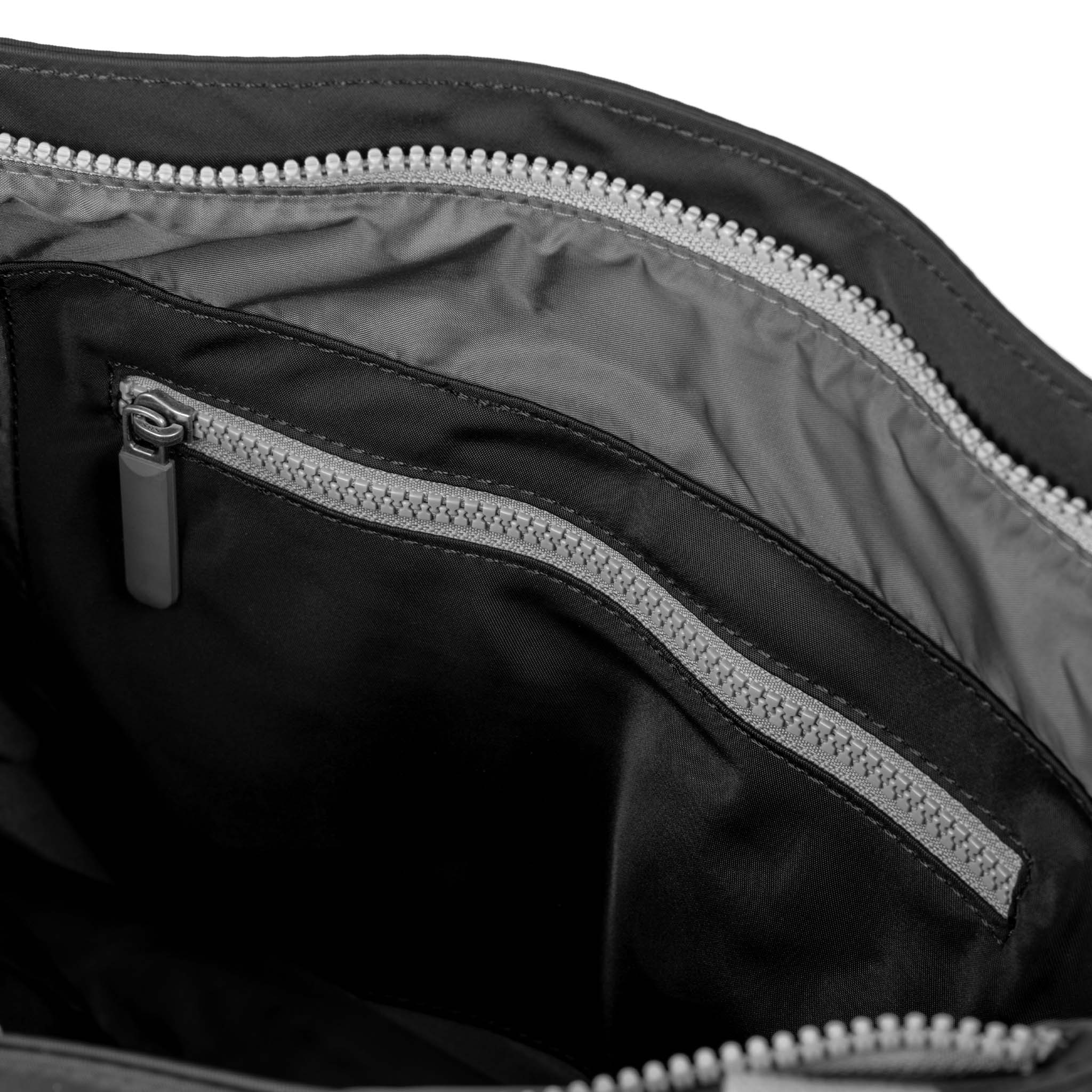 Moorgate Messenger Bag Medium Recycled Nylon - Black