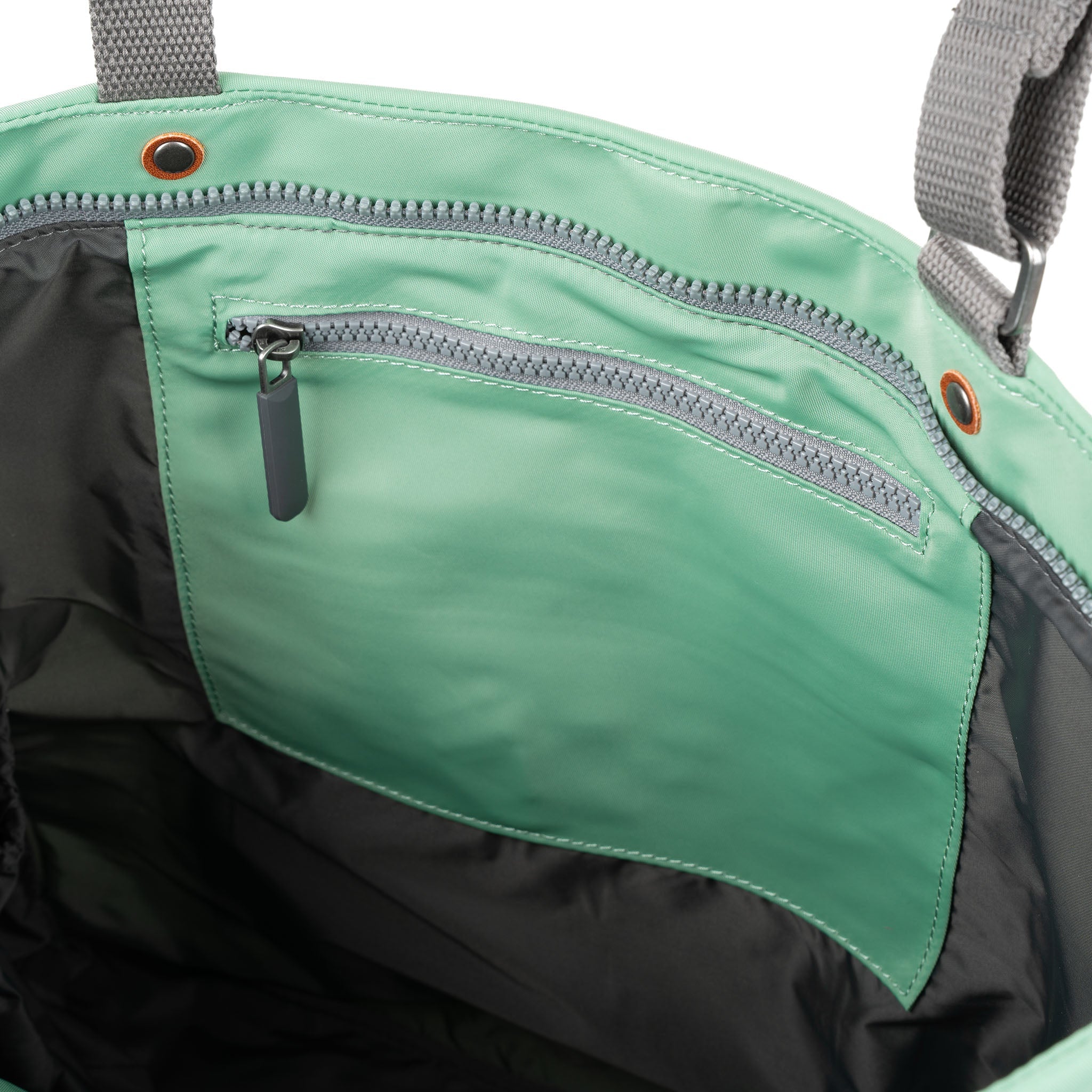 Trafalgar Tote Bag Medium Recycled Nylon - Matcha