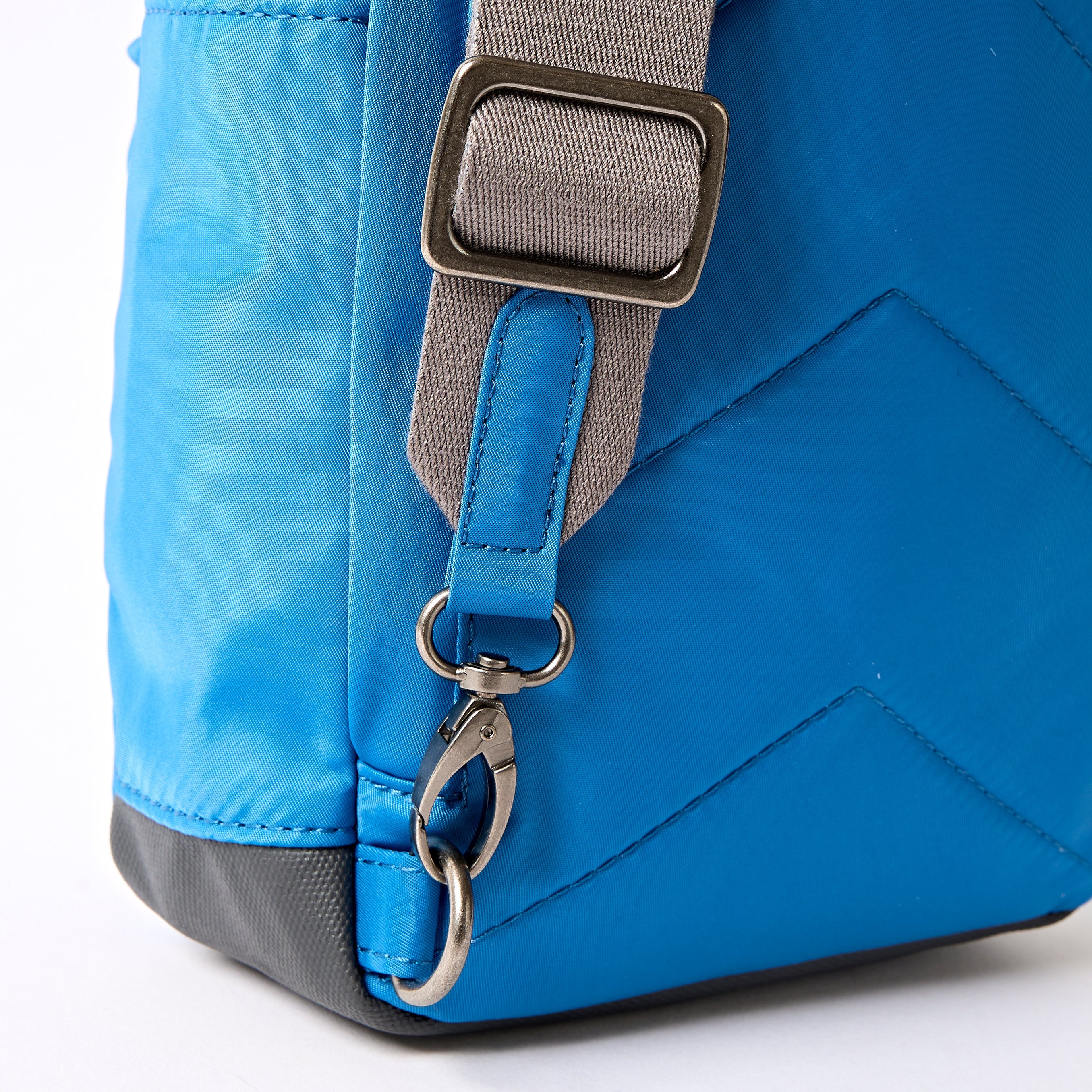 Willesden Sling Bag Large Recycled Nylon - Malibu Blue