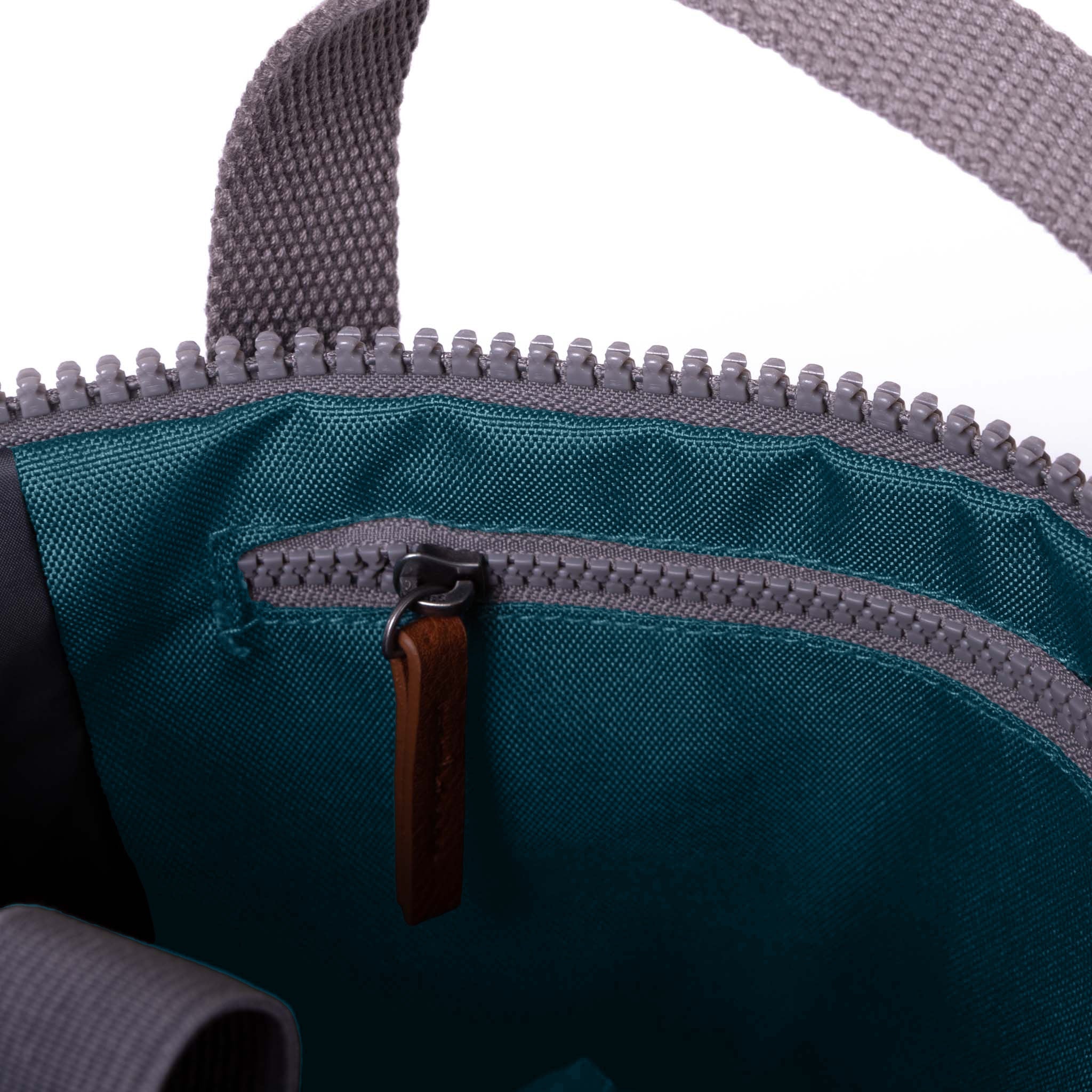 Finchley Backpack Medium Recycled Canvas - Teal