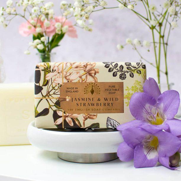 Anniversary Jasmine and Wild Strawberry Soap - 190g - RUTHERFORD & Co