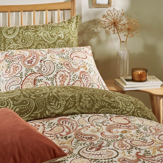 ANIKA PAISLEY SOFT TOUCH DUVET SET - RUTHERFORD & Co