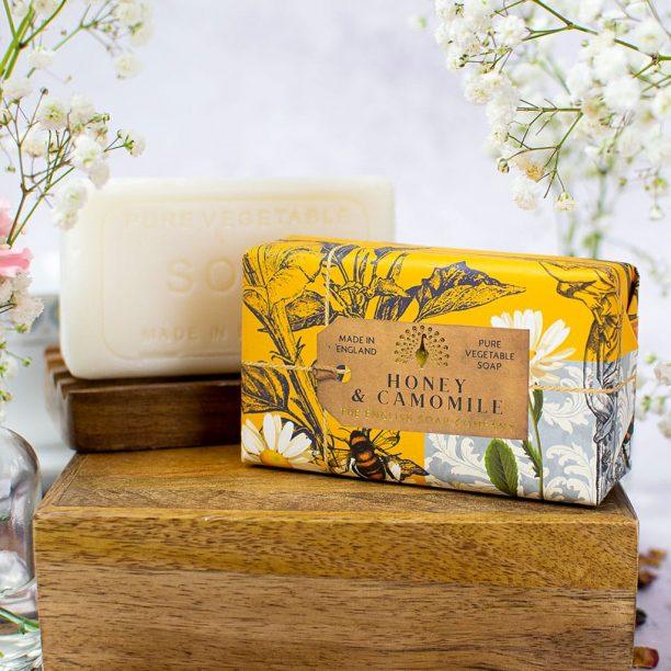 Anniversary Honey and Camomile Soap - 190g - RUTHERFORD & Co