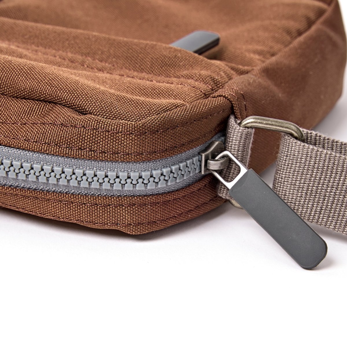 Bond Pocket Crossbody Bag in Cinnamon - RUTHERFORD & Co