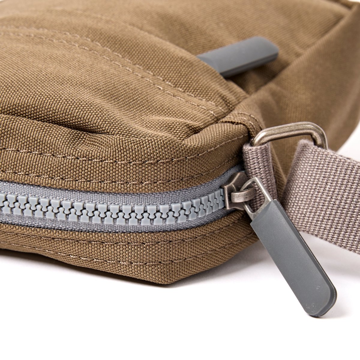 Bond Pocket Crossbody Bag in Sea Spray - RUTHERFORD & Co