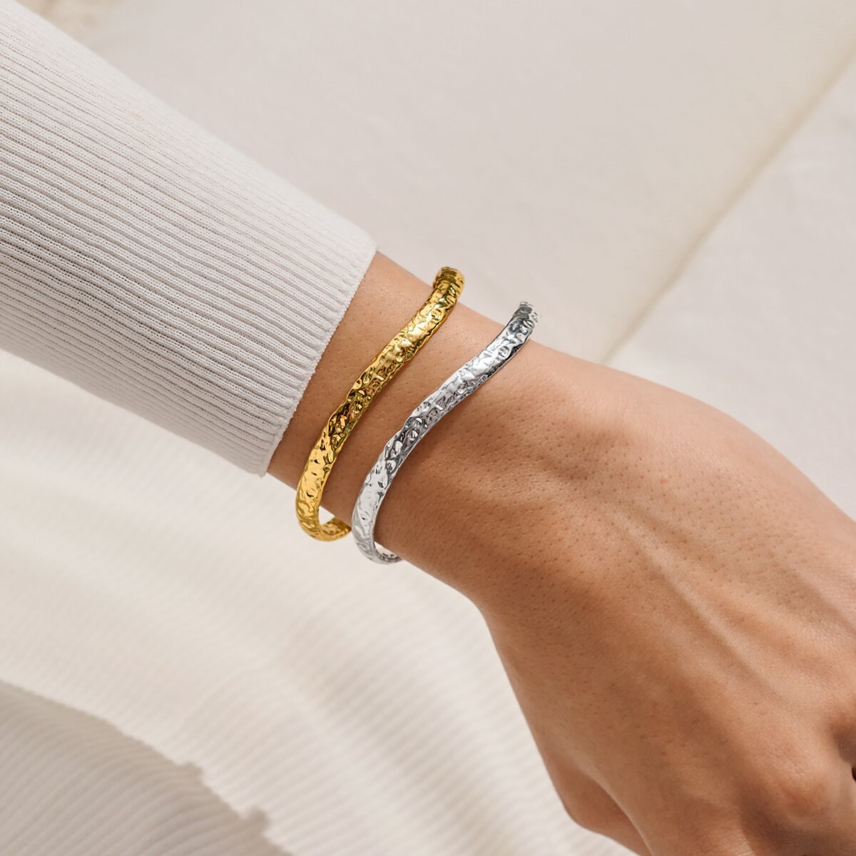 Bracelet Bar Hammered Bangle Set In Silver And Gold Plating - RUTHERFORD & Co