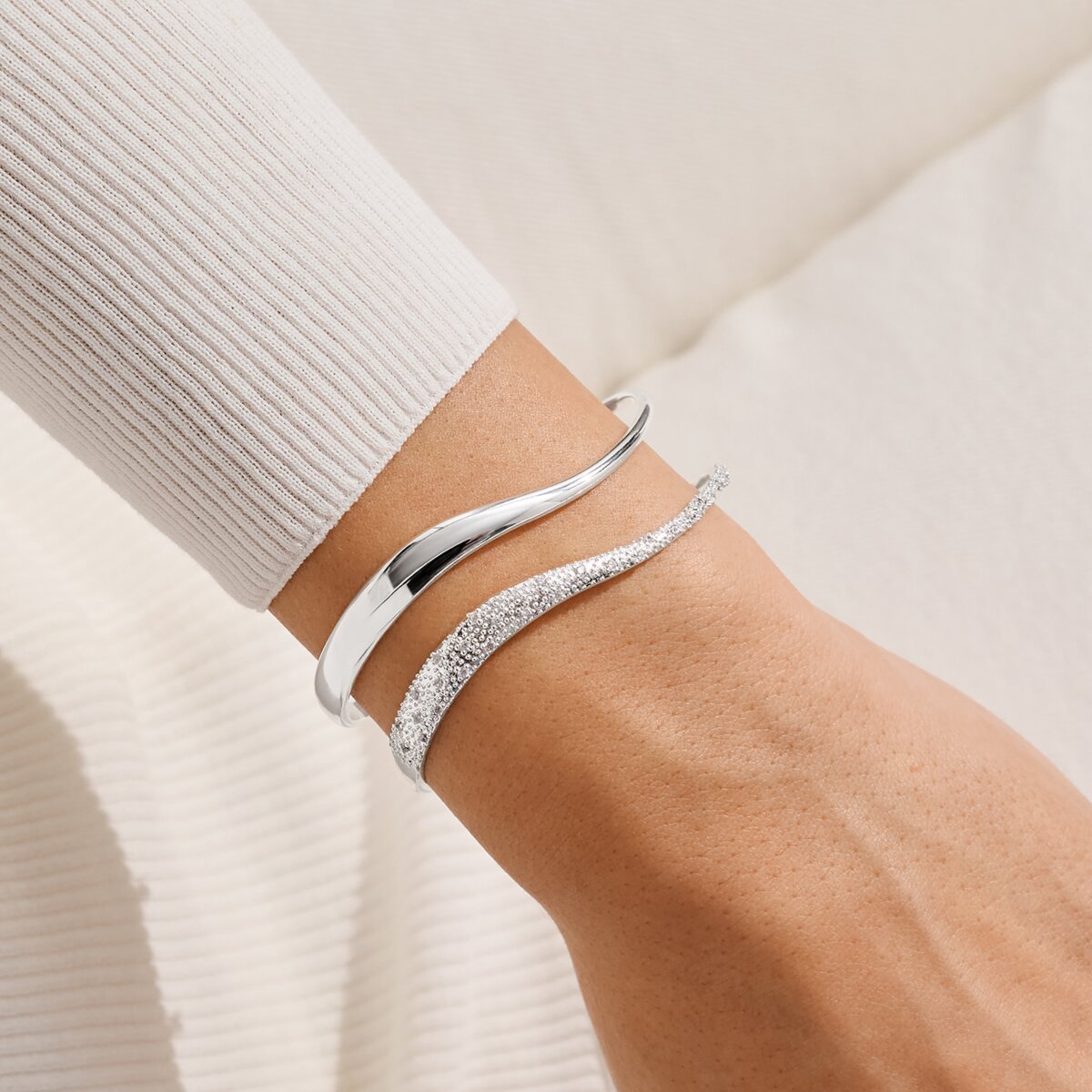Bracelet Bar Plain And Pavé Bangle Set In Silver Plating - RUTHERFORD & Co