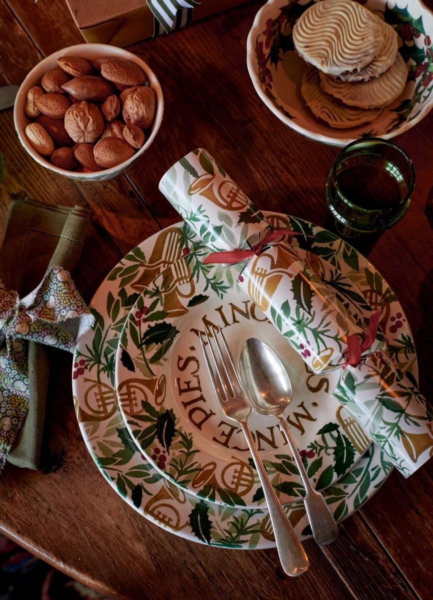Bring In The Green Mince Pies Medium Dinner Plate, 8.5 Inch - RUTHERFORD & Co