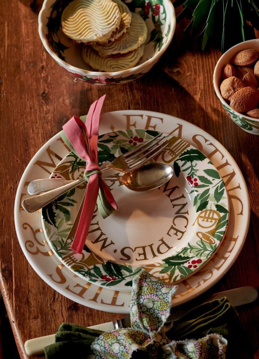 Bring In The Green Mince Pies Medium Dinner Plate, 8.5 Inch - RUTHERFORD & Co