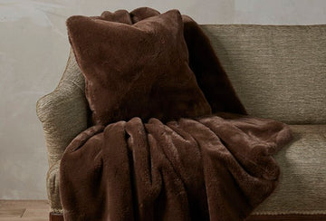 Brown bear throw - RUTHERFORD & Co