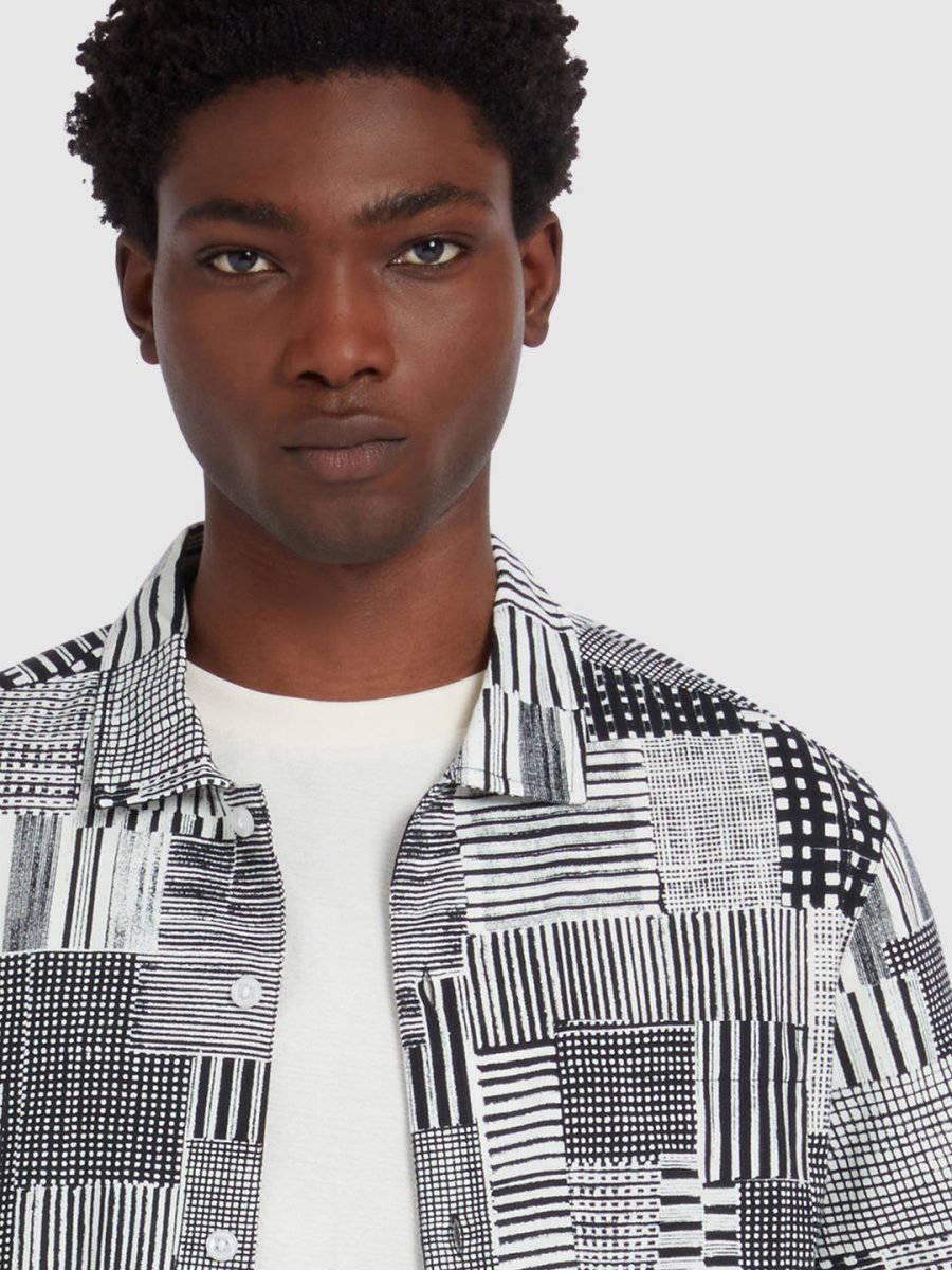 Chiltern Short Sleeve Archive Print Shirt In Black - RUTHERFORD & Co