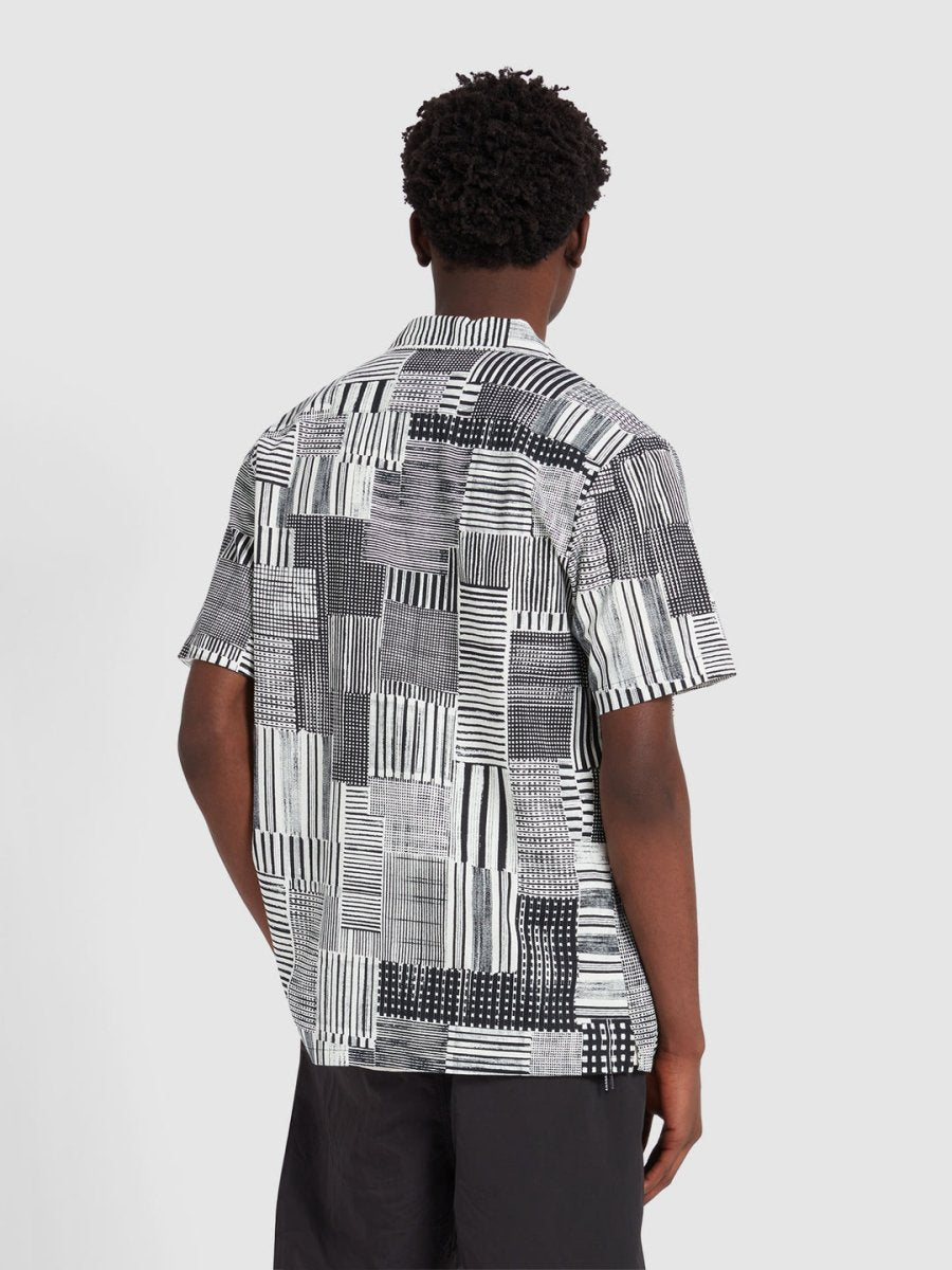 Chiltern Short Sleeve Archive Print Shirt In Black - RUTHERFORD & Co