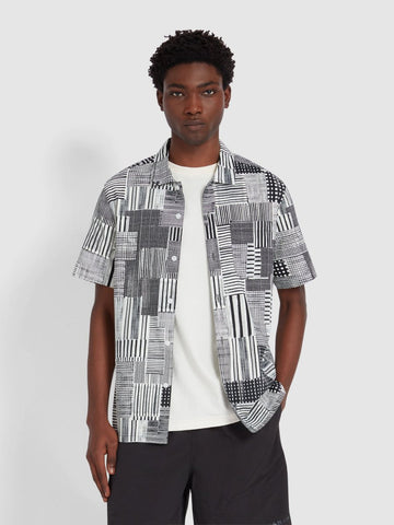 Chiltern Short Sleeve Archive Print Shirt In Black - RUTHERFORD & Co