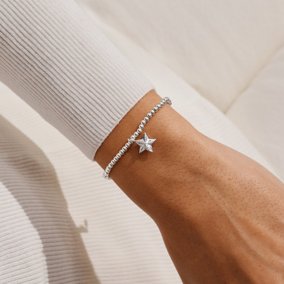 Christmas A Little 'Merry Christmas Auntie' Bracelet - RUTHERFORD & Co