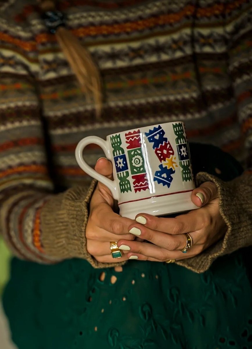 Christmas Crackers 1/2 Pint Mug - RUTHERFORD & Co