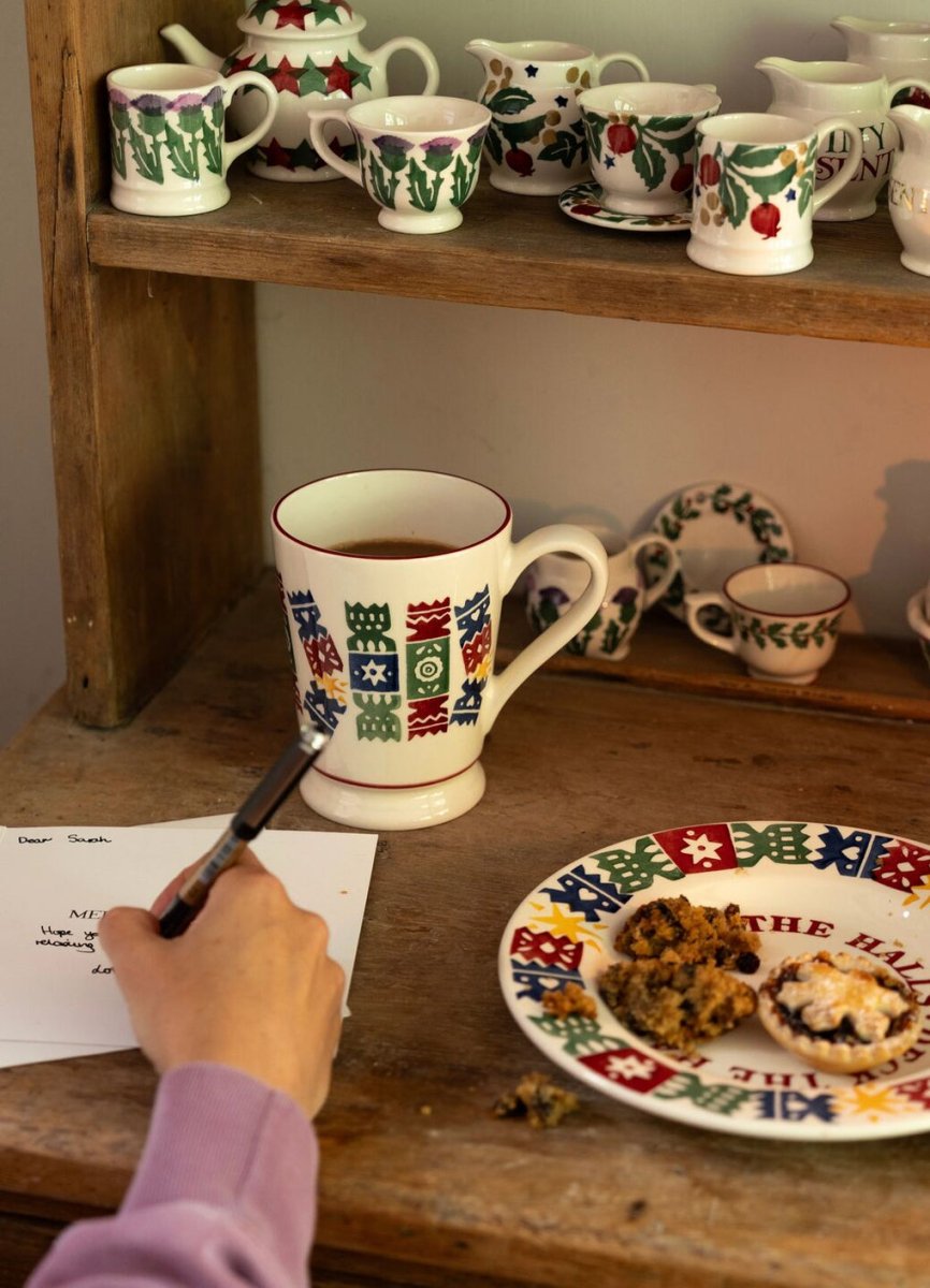 Christmas Crackers Cocoa Mug - RUTHERFORD & Co