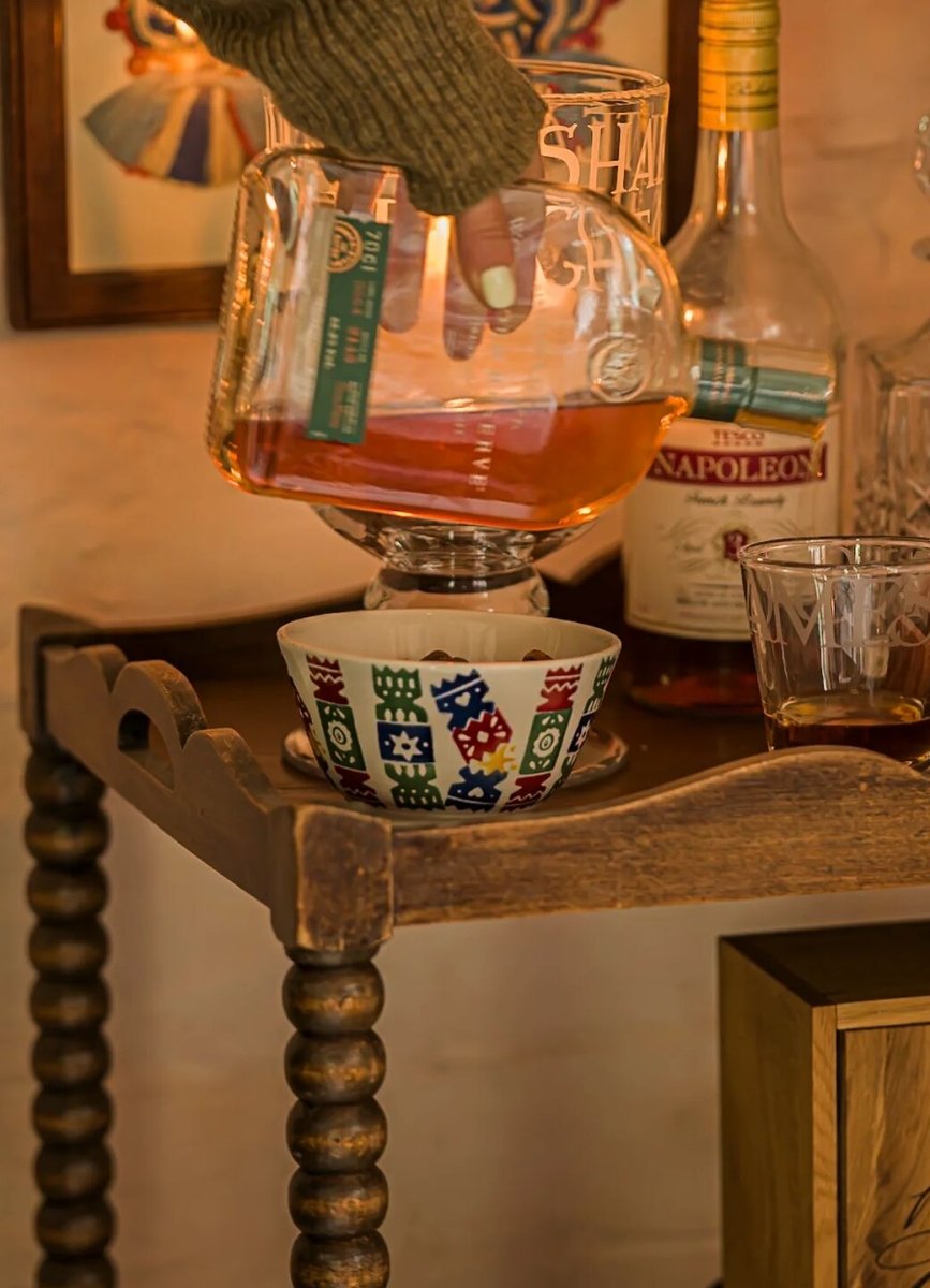 Christmas Crackers Small Old Bowl - RUTHERFORD & Co