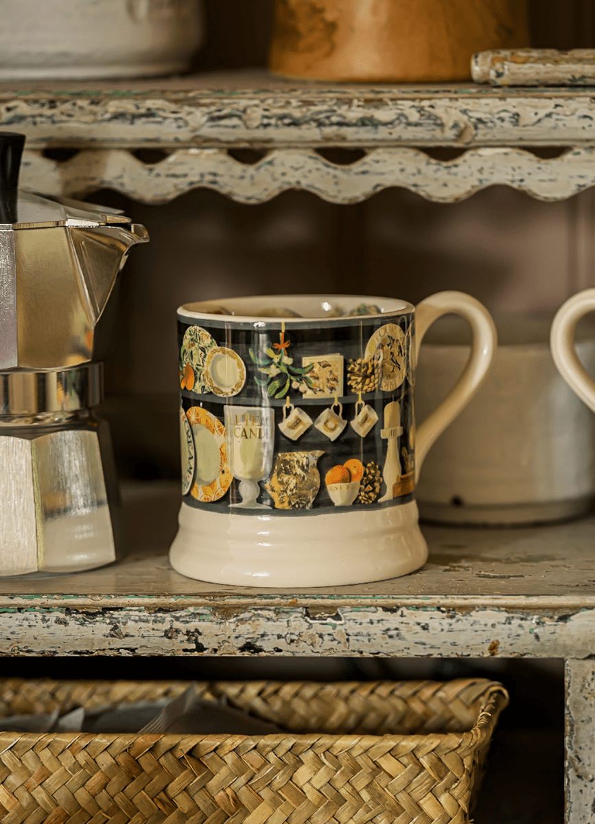 Christmas Dresser 1/2 Pint Mug - RUTHERFORD & Co