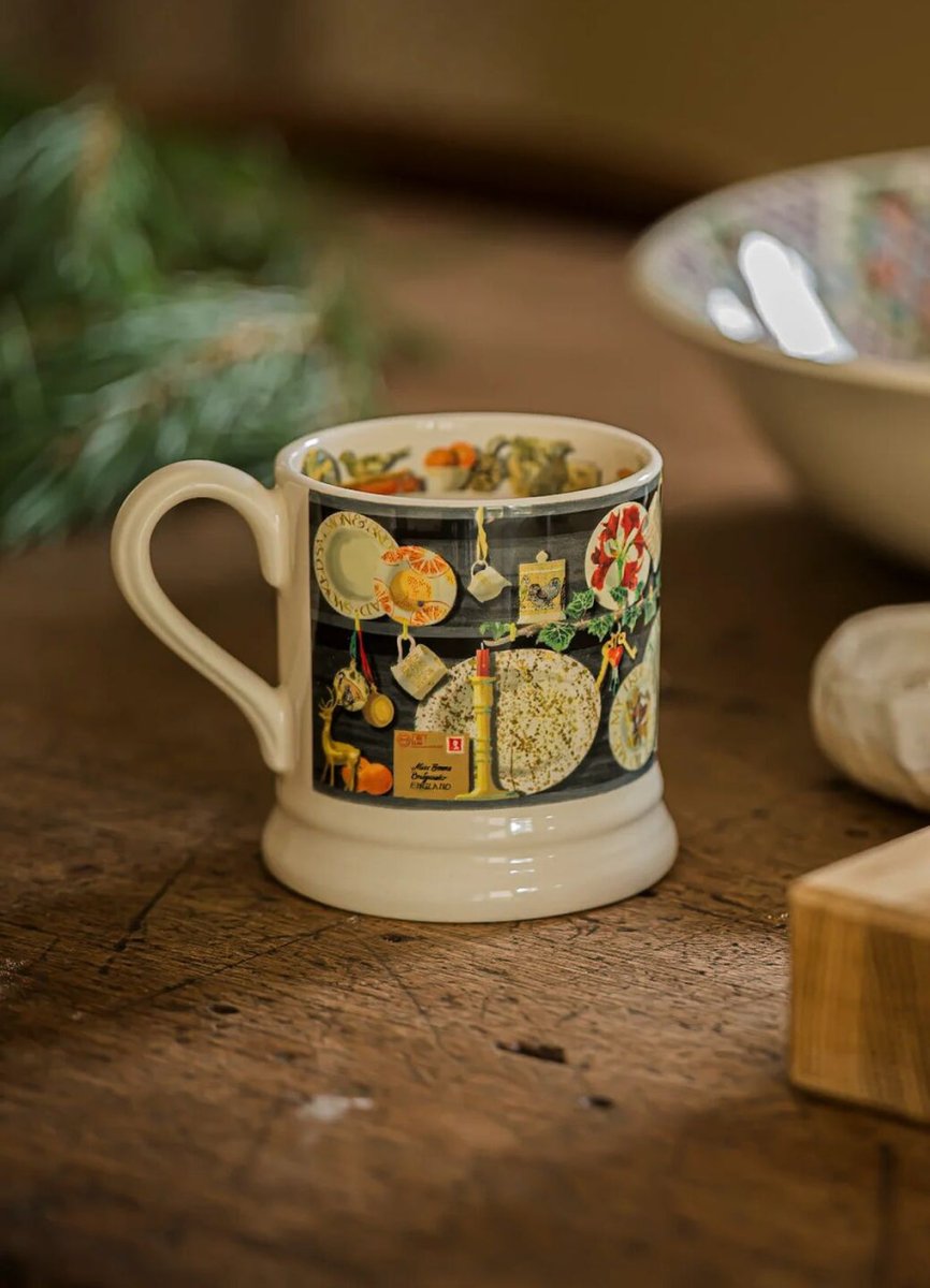 Christmas Dresser 1/2 Pint Mug - RUTHERFORD & Co